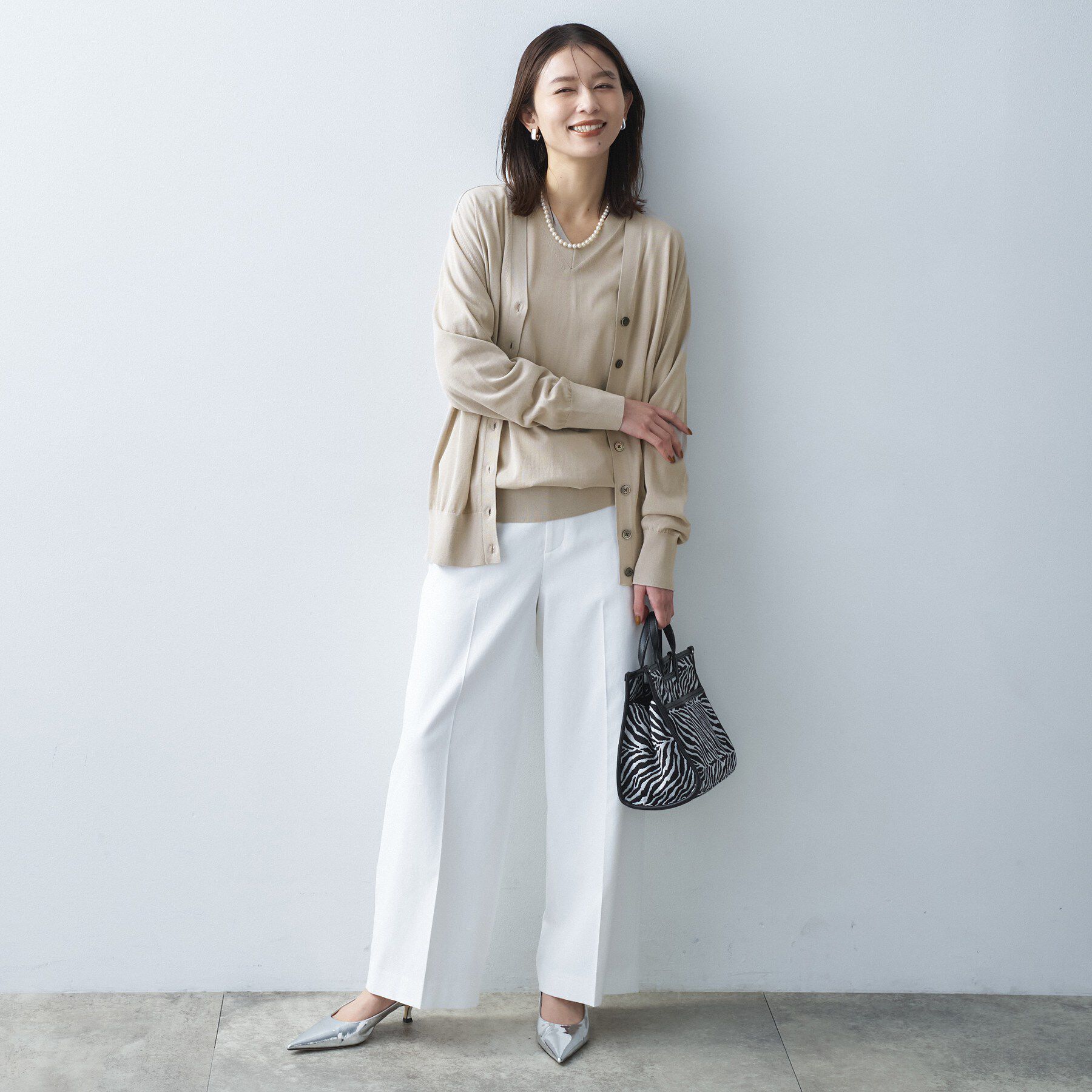 UNTITLED「【セットアップ可/洗える】シアーVネックカーディガン」|カーディガン|