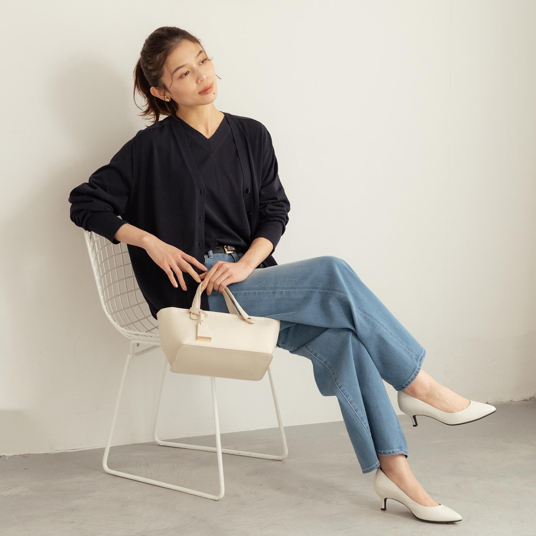 UNTITLED「【セットアップ可/洗える】シアーVネックカーディガン」|カーディガン|