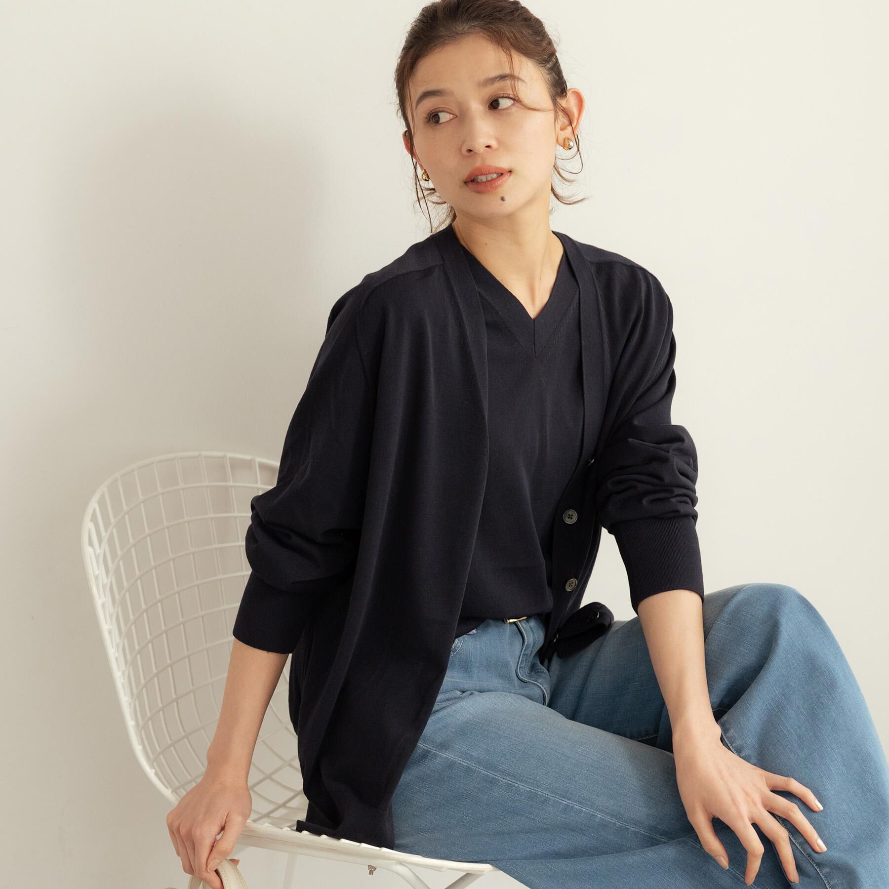 UNTITLED「【セットアップ可/洗える】シアーVネックカーディガン」|カーディガン|ネイビー(094)