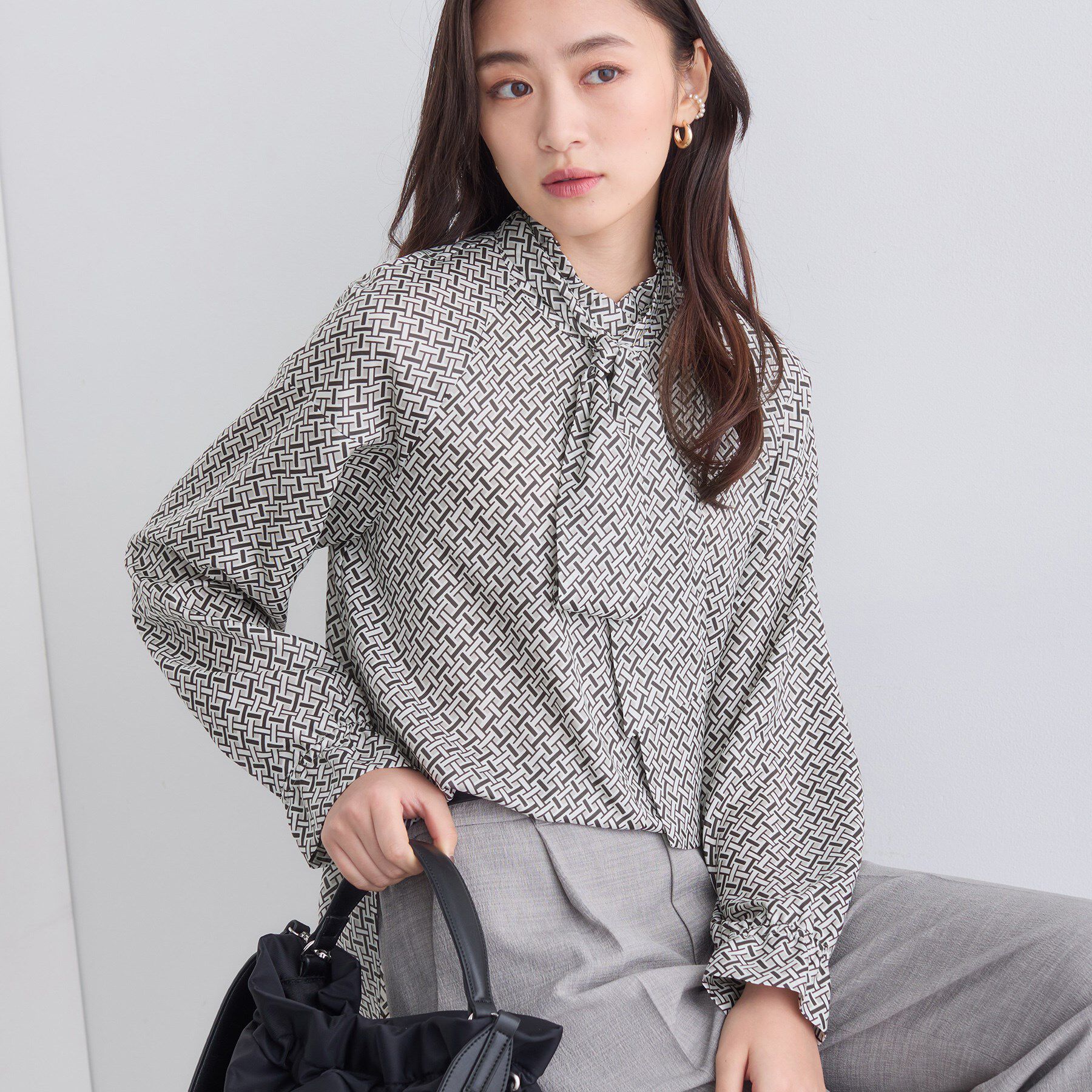 INDIVI「ジオメプリントボウタイブラウス」|シャツ・ブラウス|