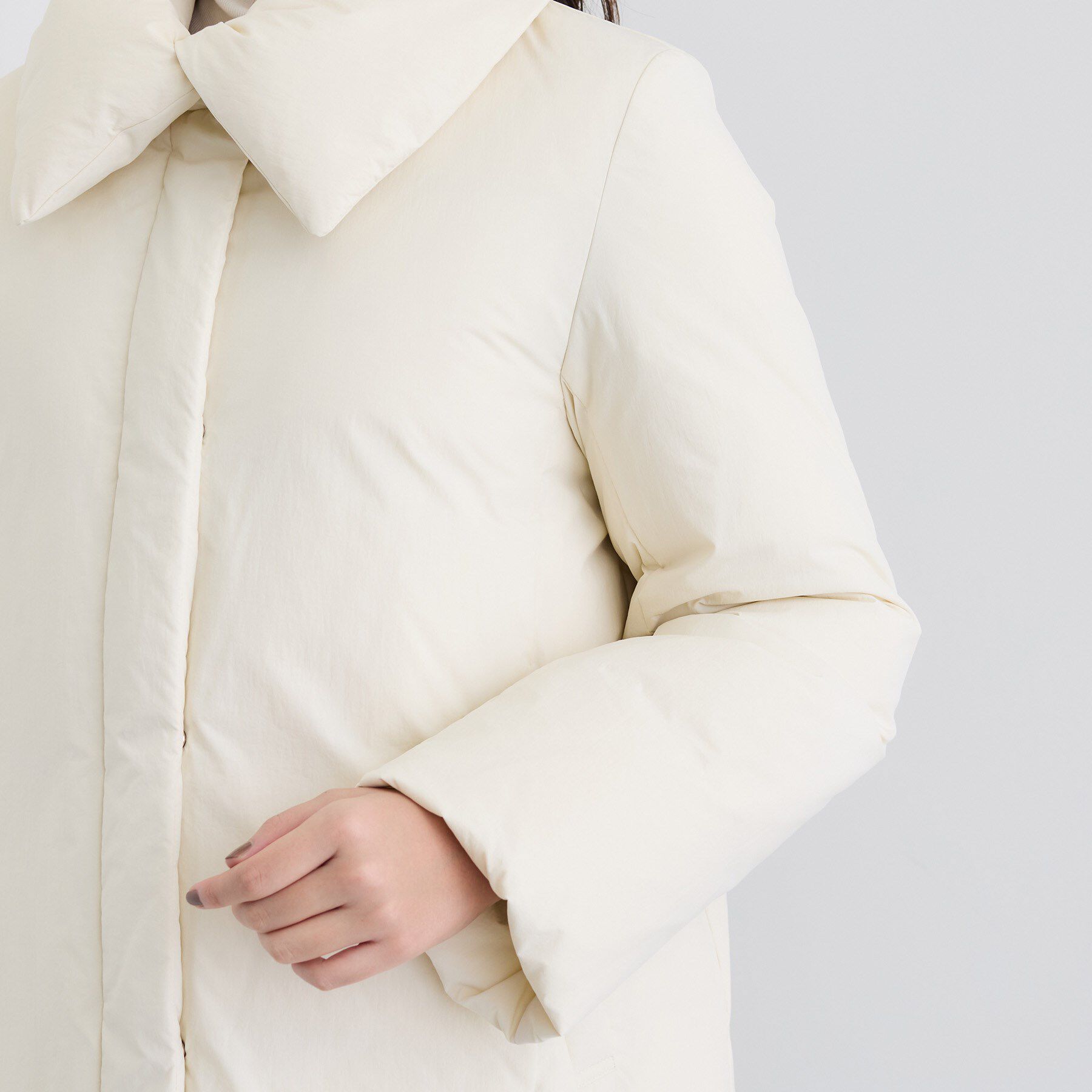 INDIVI「【撥水／洗える／デザイン衿】ステッチレス ショートダウンコート」|ダウン|