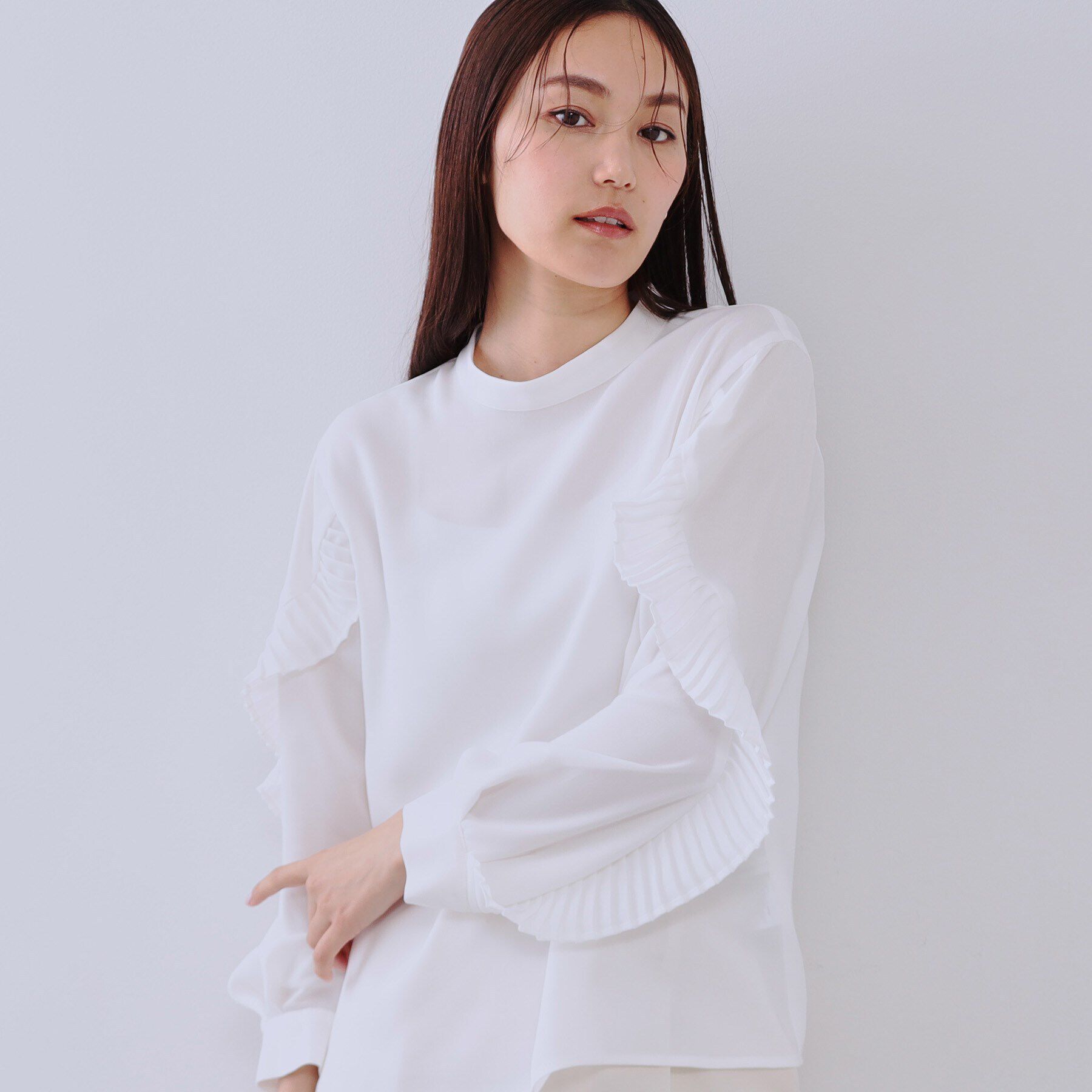 OPAQUE.CLIP「《美人百花掲載》プリーツフリルスリーブブラウス【洗濯機洗い可】」|シャツ・ブラウス|ホワイト(001)