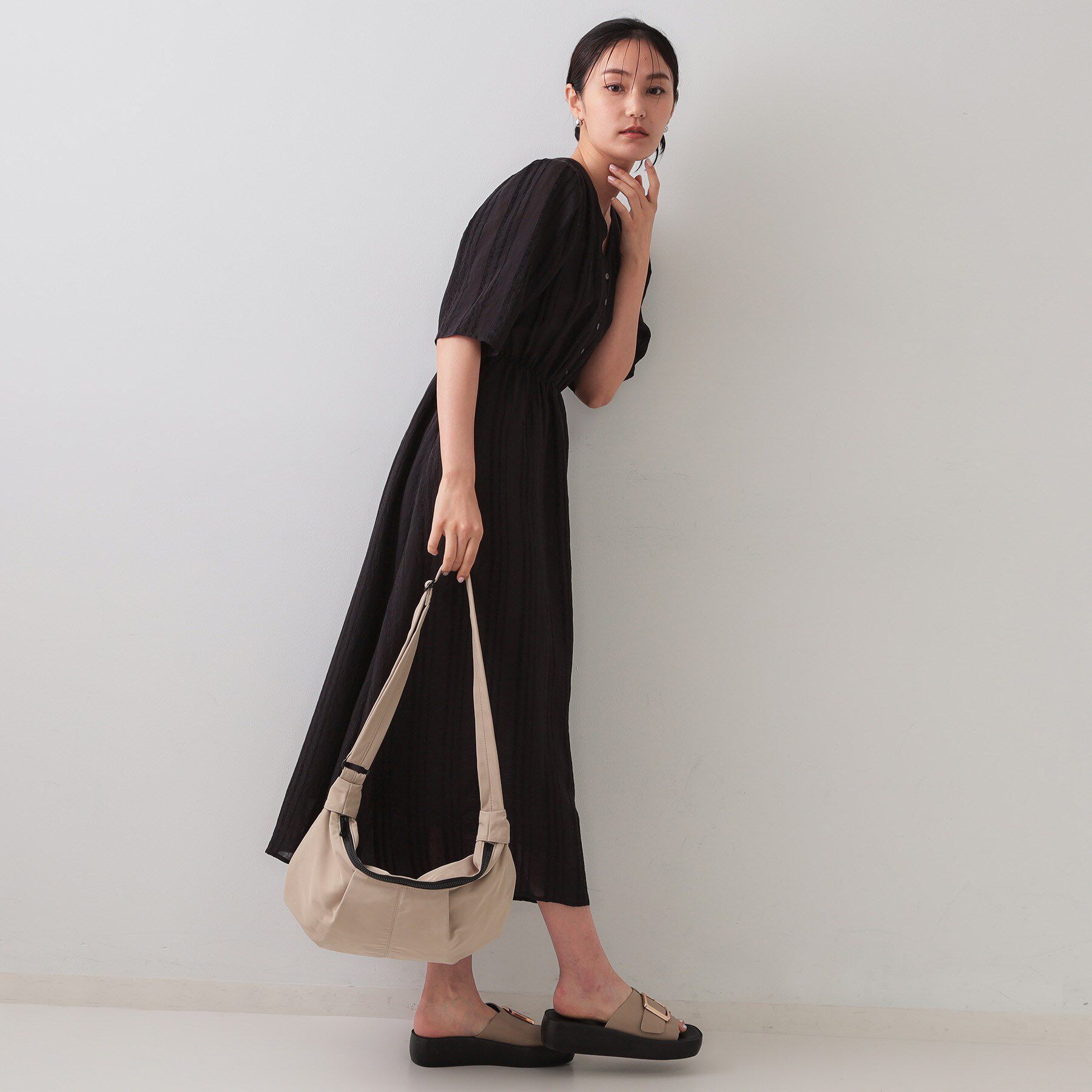 OPAQUE.CLIP「【2WAY】タックデザインミドルショルダーバッグ」|ショルダー・メッセンジャー|