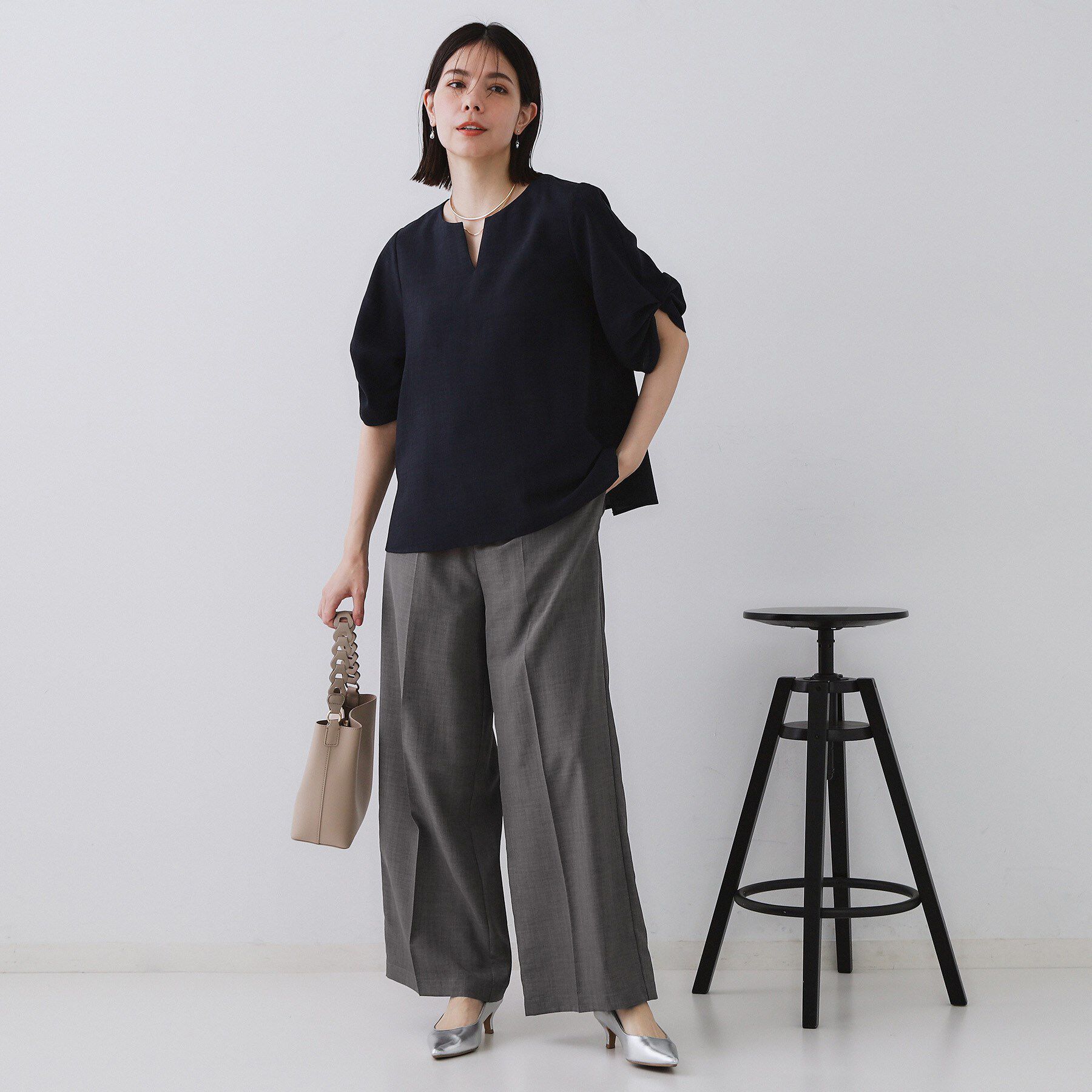 OPAQUE.CLIP「リネンライクキーネックタックスリーブブラウス【洗濯機洗い可/吸水速乾/接触冷感】」|シャツ・ブラウス|