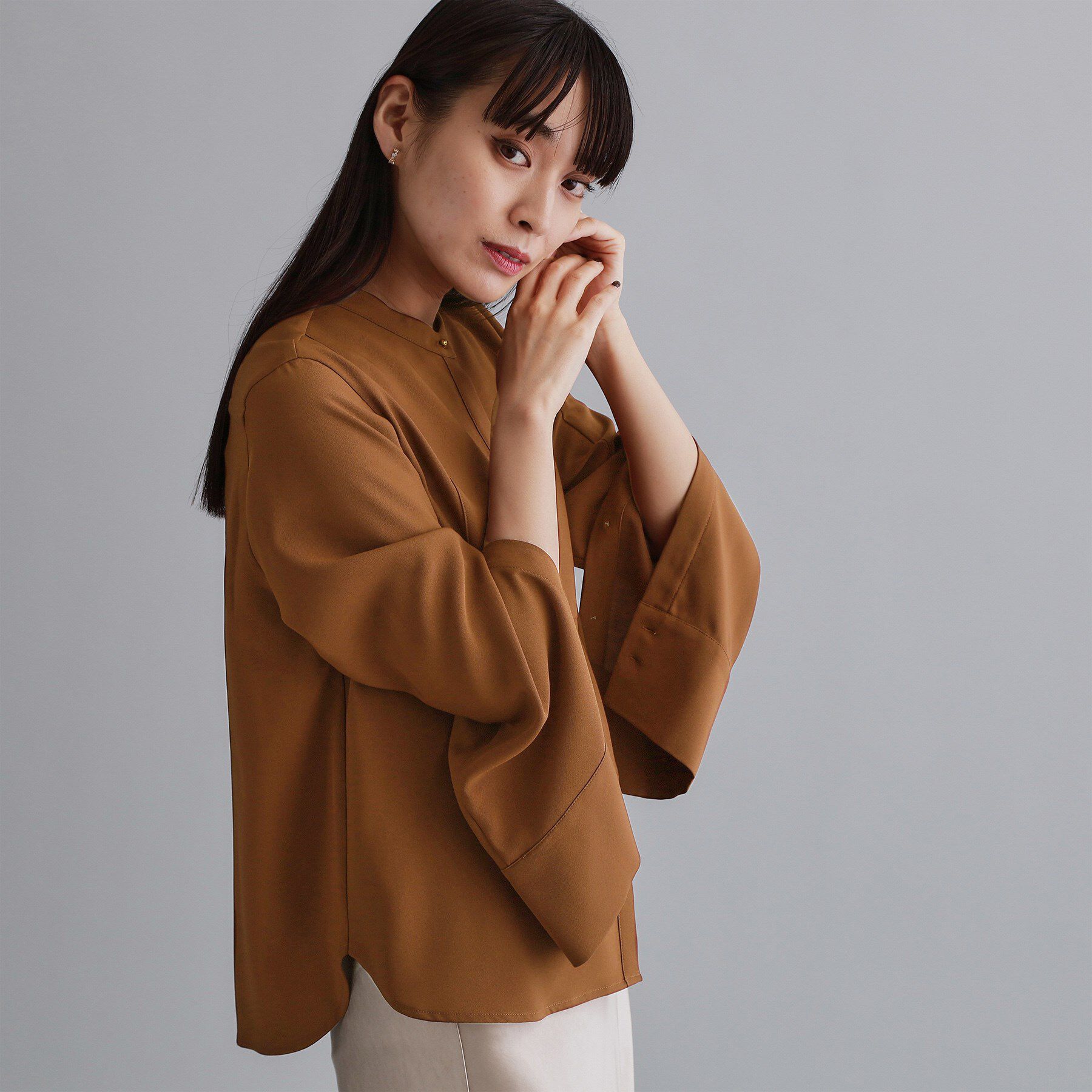 OPAQUE.CLIP「【es】ブザム切替バンドカラーシャツブラウス【洗濯機OK/防シワ/UVケア/接触冷感】」|シャツ・ブラウス|