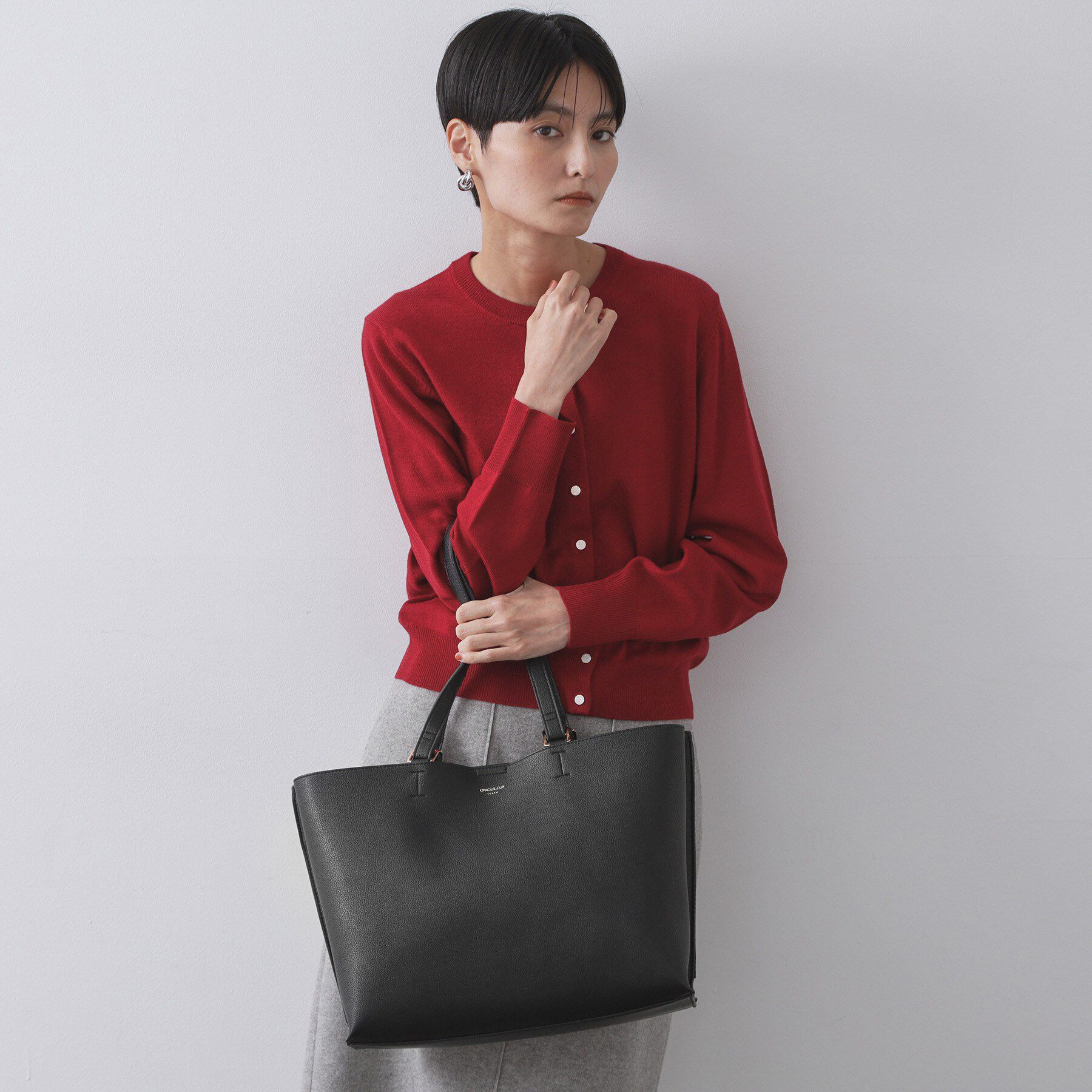 OPAQUE.CLIP「【2WAY/A4サイズ対応】シュリンク合皮トートバッグ」|トートバッグ|ブラック(019)