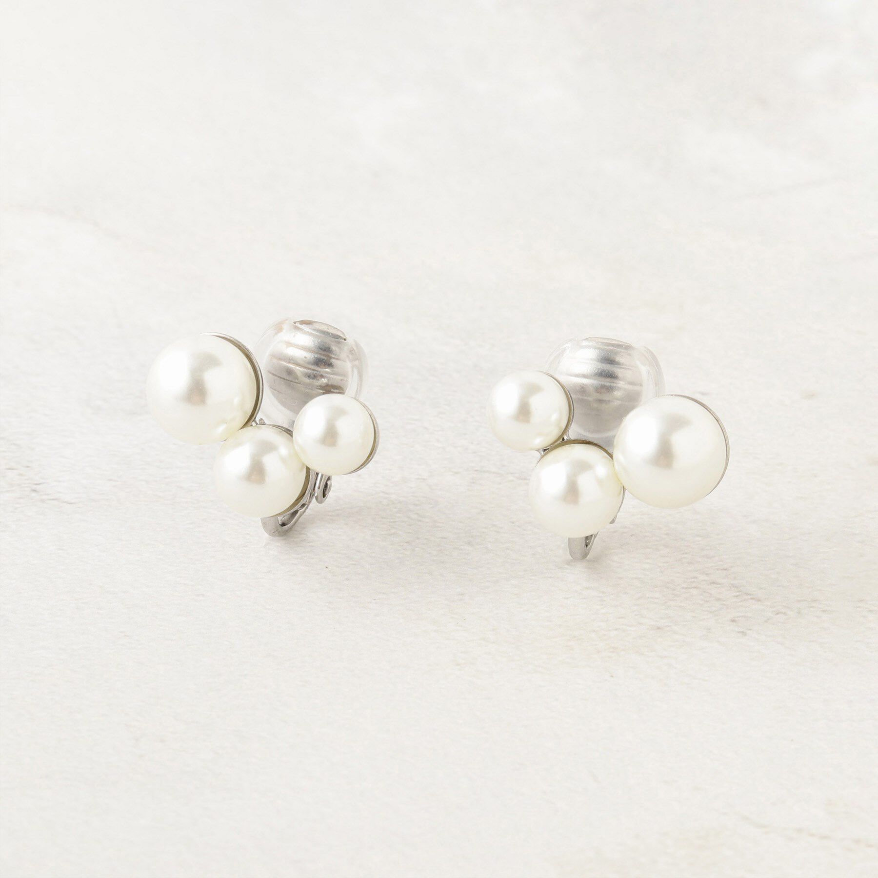 OPAQUE.CLIP「3フェイクパールイヤリング」|イヤリング|シルバー(006)