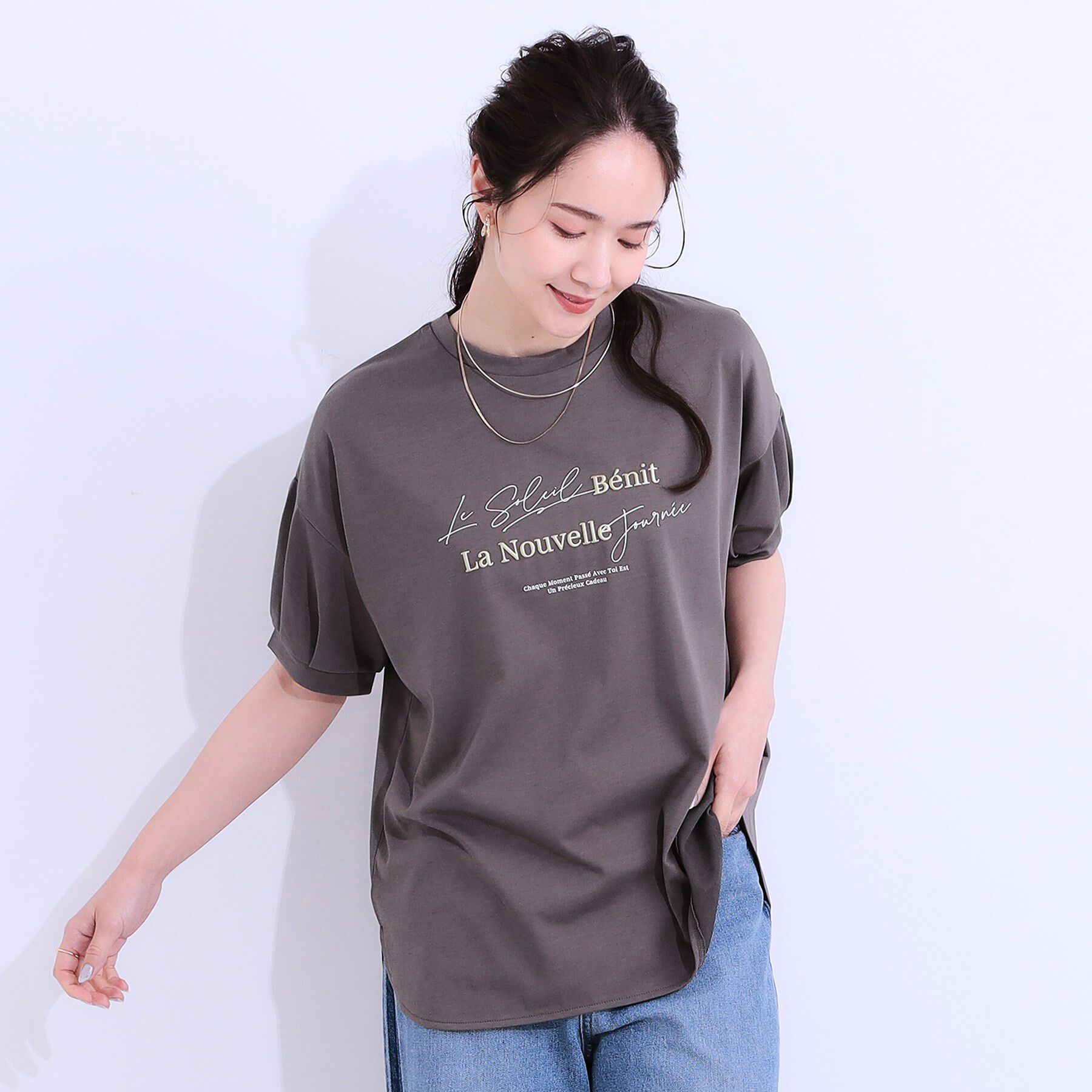 SHOO･LA･RUE「【S-LL/ひんやり/UV】ぷっくりラメプリントロゴTシャツ」|Tシャツ・カットソー|