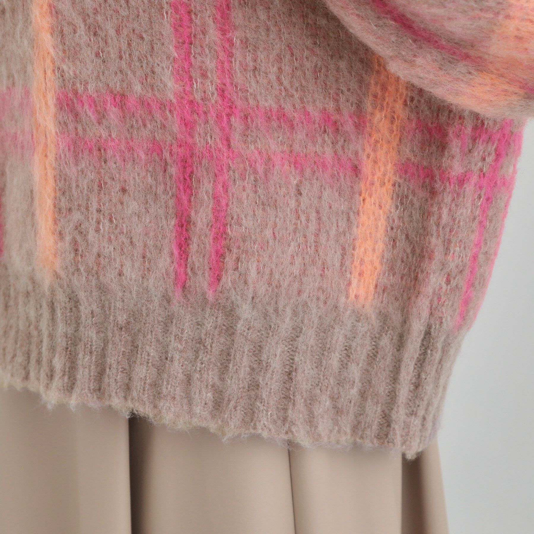 SHOO･LA･RUE「【S-LL】女性らしさ漂う ふわふわチェック柄ニット」|ニット・セーター|