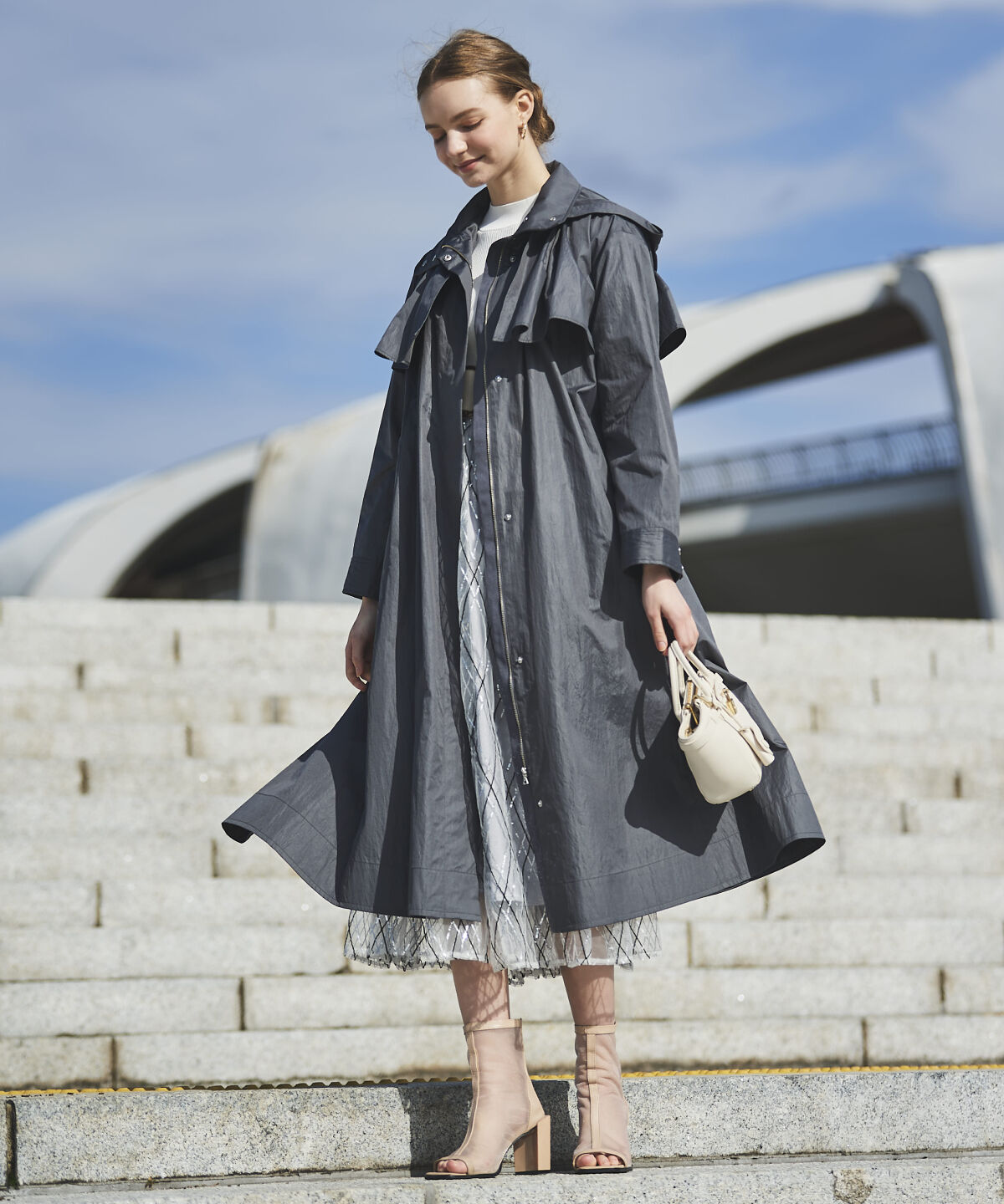 アンドクチュール「スタンドカラーフーデッドロングコート」|トレンチコート|