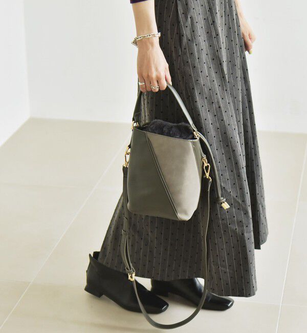 quaranciel「quaranciel: 2way コンビ バケツ ショルダーバッグ &times; フェイクファー 巾着」|ショルダー・メッセンジャー|