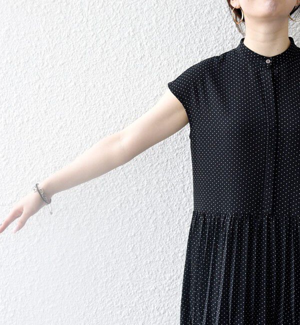 SHIPS any「《予約》SHIPS any:〈手洗い可能〉ドット バンドカラー フレンチ プリーツ ロング ワンピース」|ワンピース|