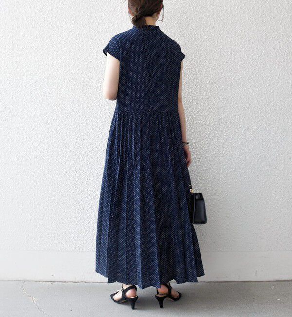 SHIPS any「《予約》SHIPS any:〈手洗い可能〉ドット バンドカラー フレンチ プリーツ ロング ワンピース」|ワンピース|