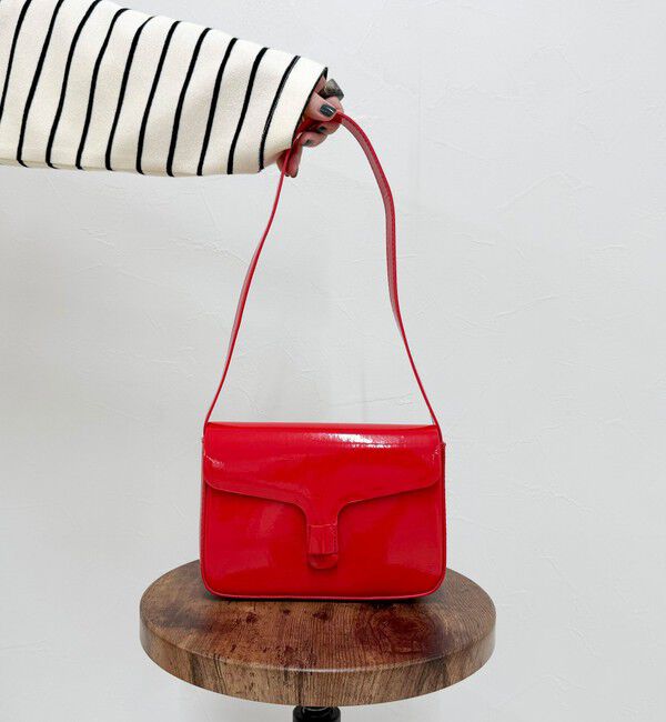 fredy emue「エナメルフラップワンハンドルバッグ」|ショルダー・メッセンジャー|