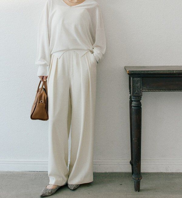  「【ウォッシャブル】【シーズンレスで使える】タックワイドスラックス」|チノ|