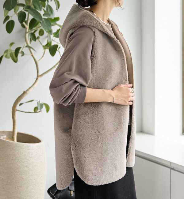  「【シーズンムード高まる】エコファーフードジレ」|ベスト・ジレ|