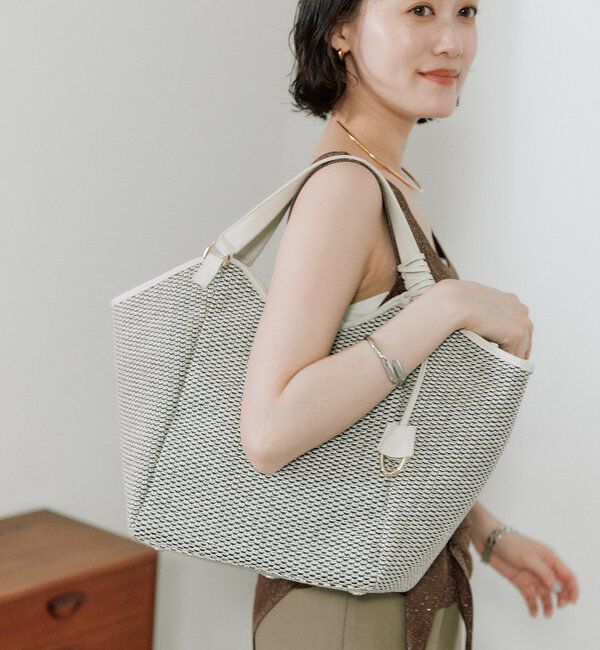  「【実用性抜群】レザーパイピングラージトート」|クラッチバッグ|