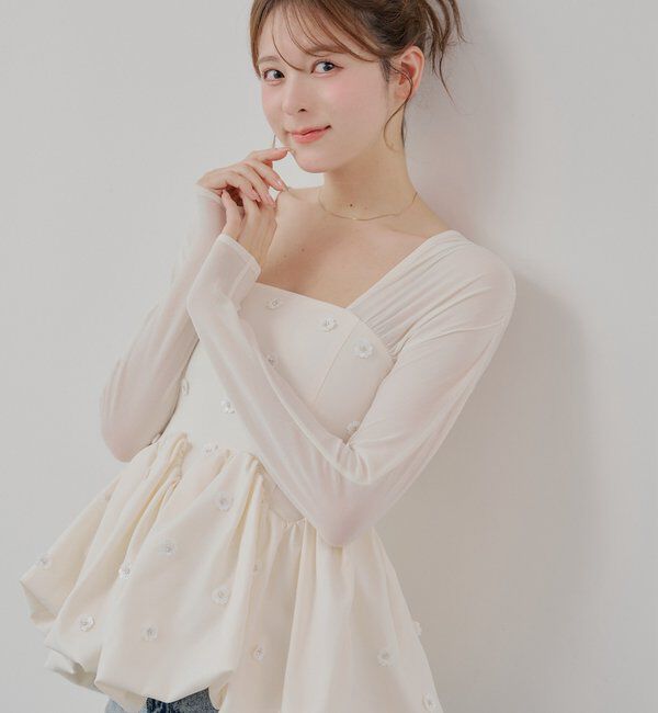  「【SALON by Chico】ドッキングバルーンペプラムフラワーブラウス」|シャツ・ブラウス|