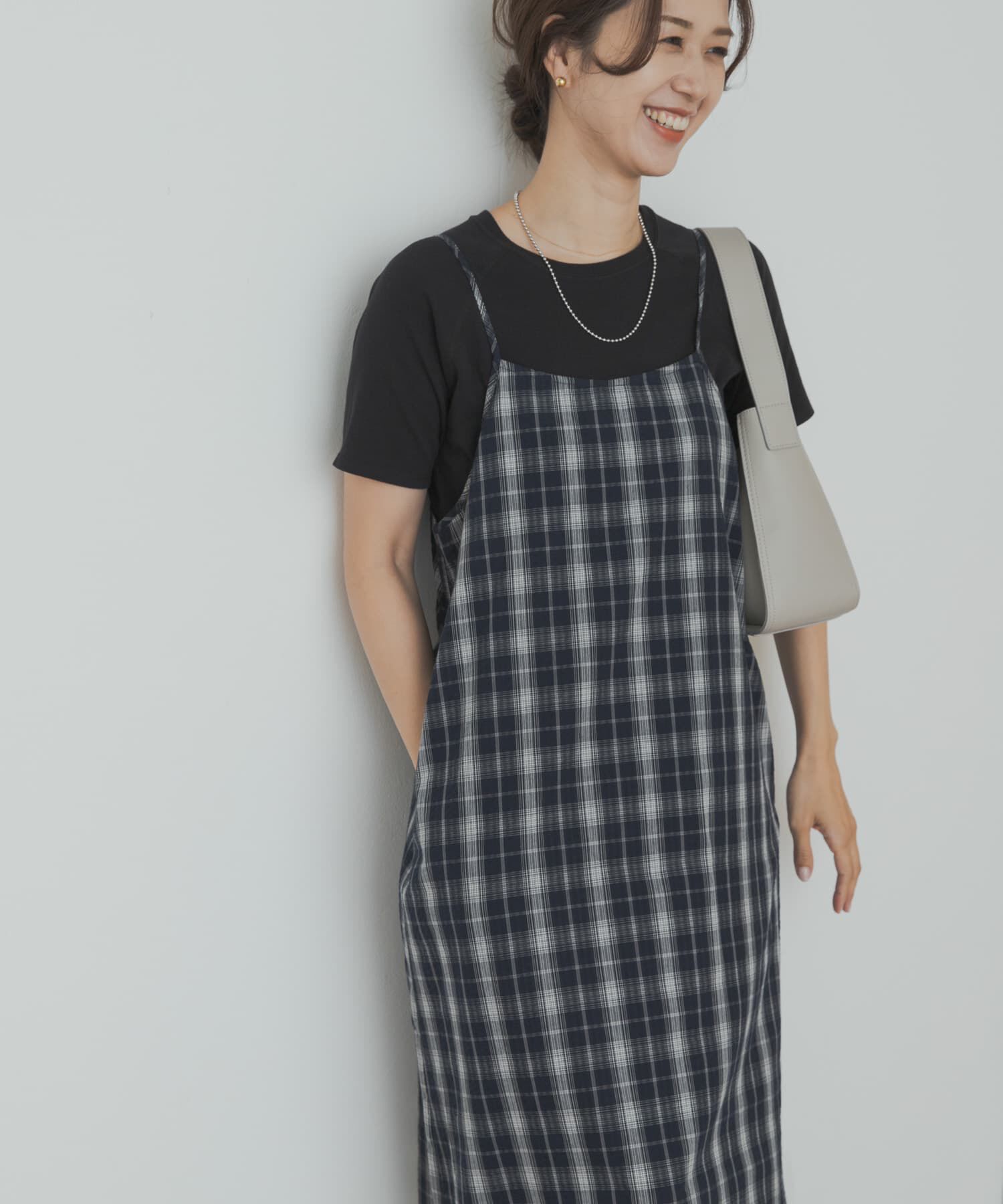 URBAN RESEARCH DOORS「チェックキャミワンピース」|ワンピース|ネイビー