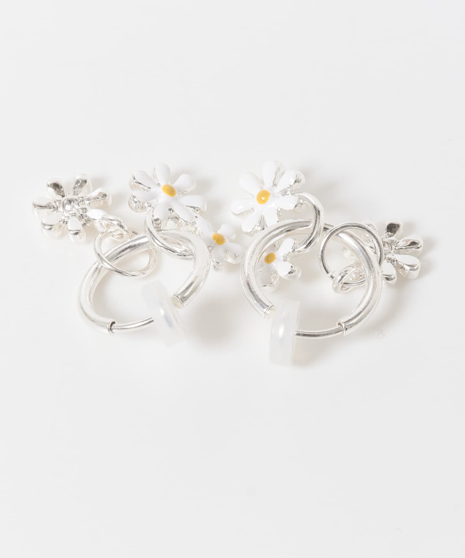 SMELLY「フラワーチャームフープイヤリング」|イヤリング|
