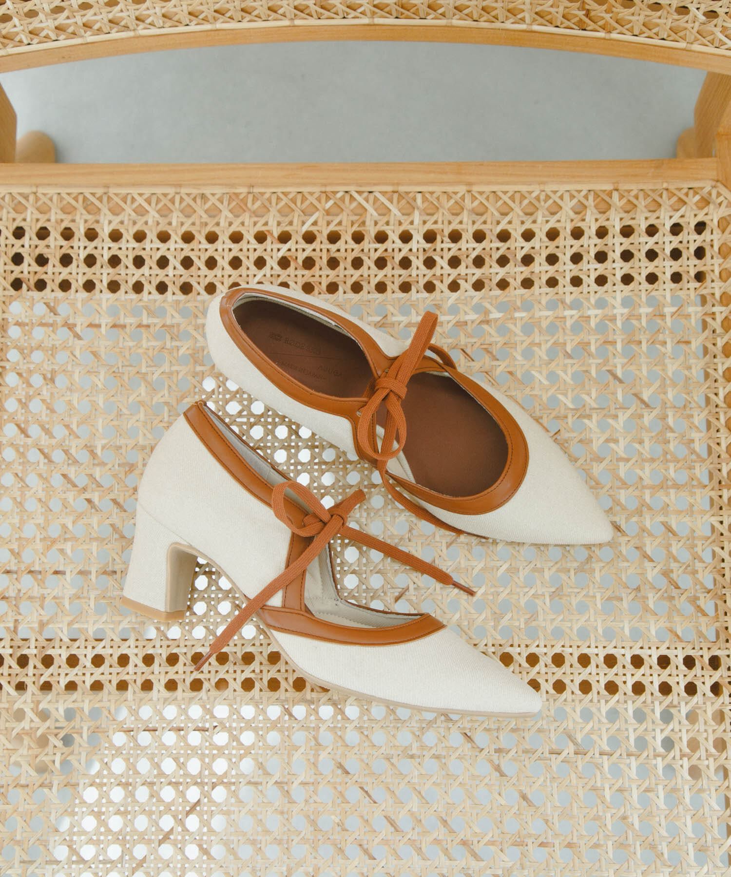 RODE SKO「『別注』AJUGA.&times;RODE SKO　『MADE IN JAPAN』チャンキーヒールリボンパンプス」|パンプス|