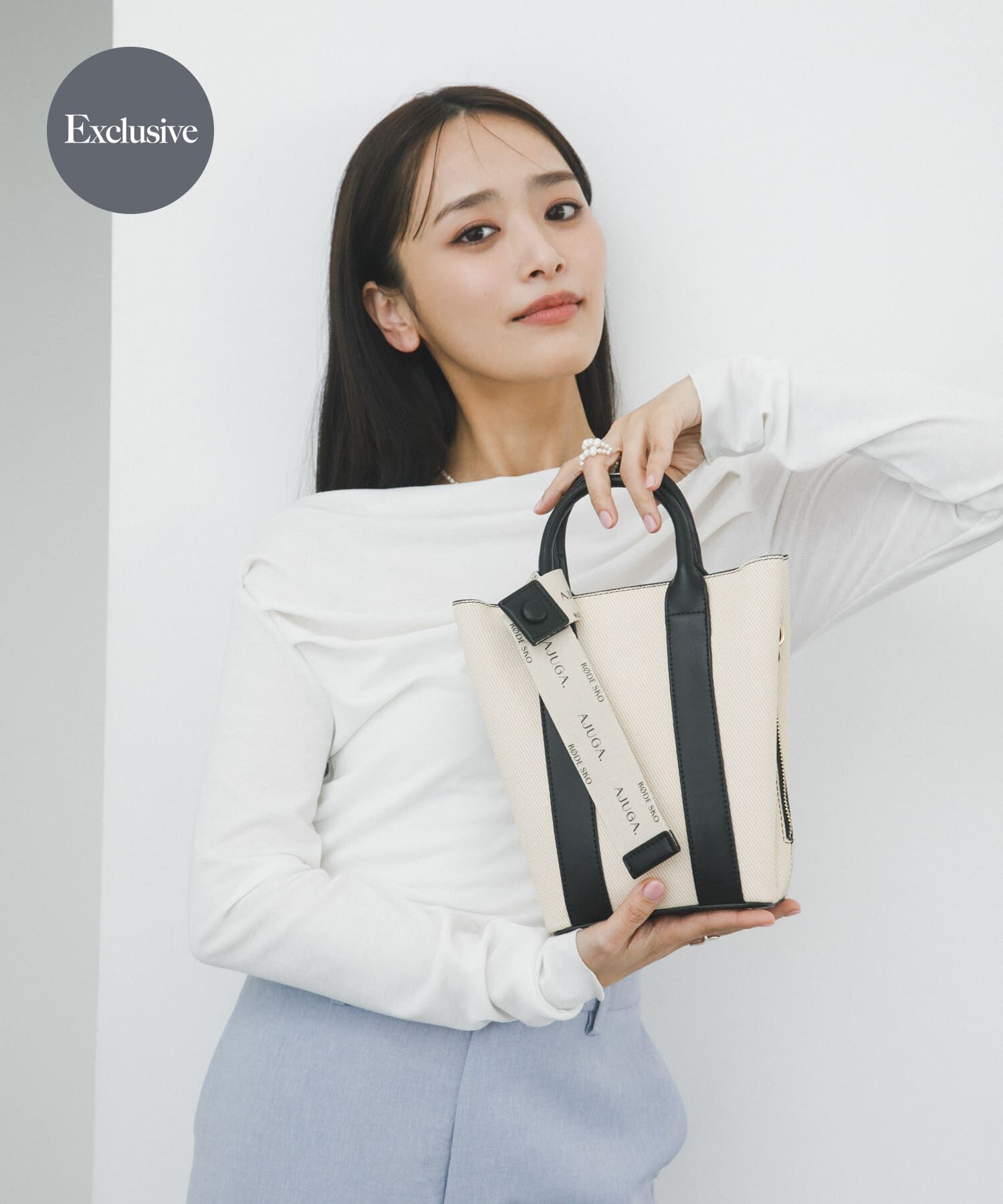 RODE SKO「『別注』AJUGA.&times;RODE SKO　ロゴリボン付ショルダーバッグ」|ショルダー・メッセンジャー|アイボリー