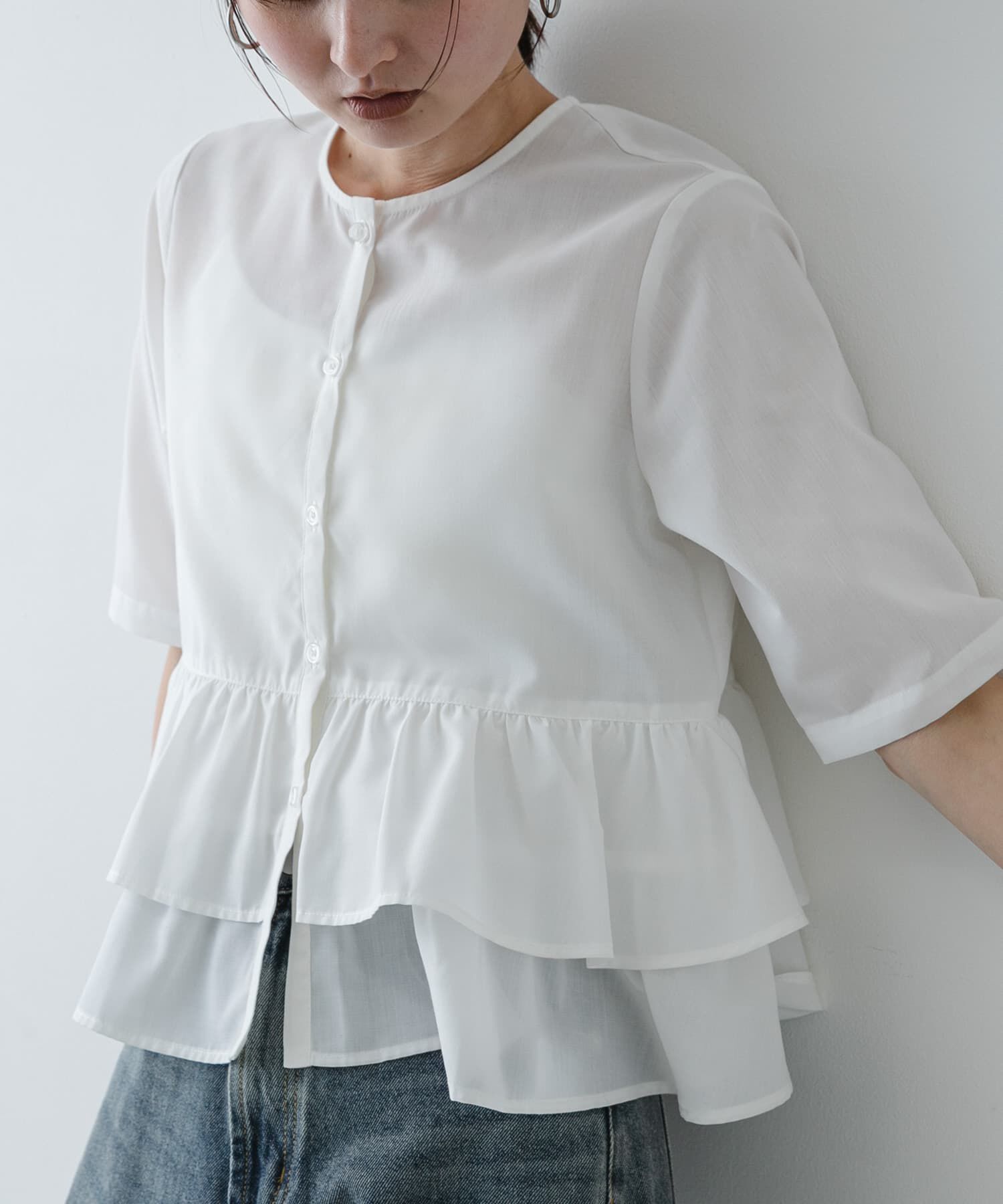 SENSE OF PLACE by URBAN RESEARCH「フリルペプラムブラウス」|シャツ・ブラウス|オフホワイト