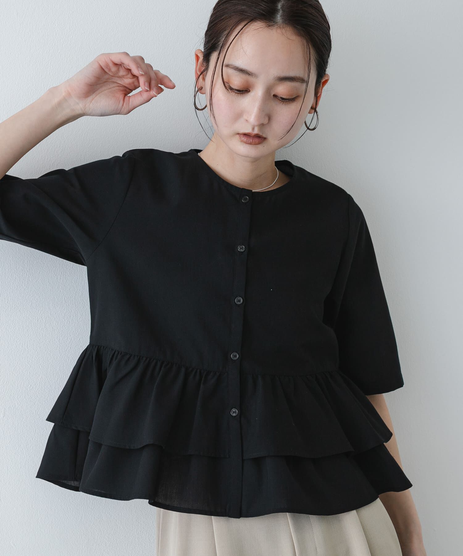 SENSE OF PLACE by URBAN RESEARCH「フリルペプラムブラウス」|シャツ・ブラウス|ブラック