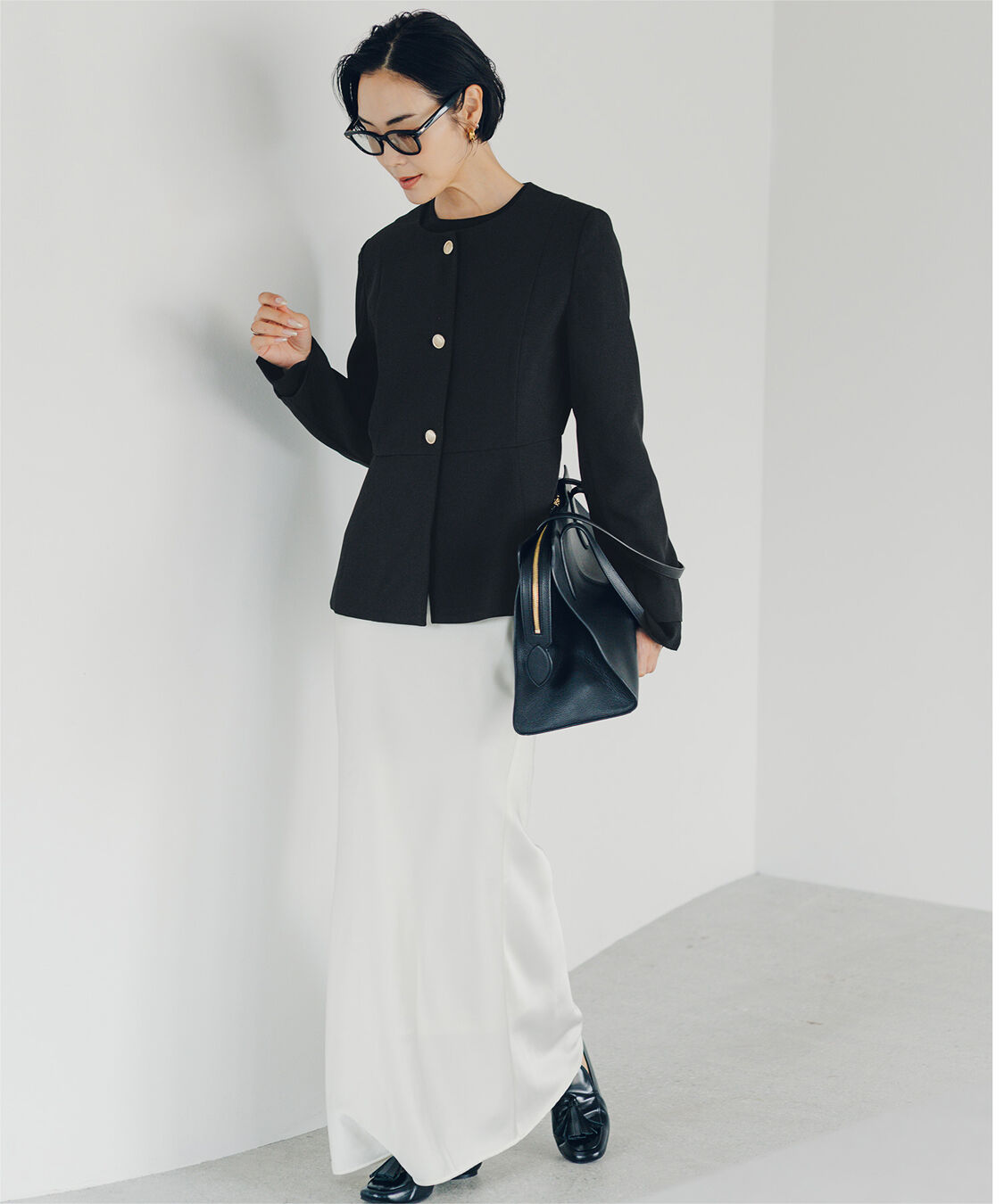 ur's「【小林有里さんコラボアイテム】美シルエットゴールド釦ペプラムジャケット」|ノーカラージャケット|