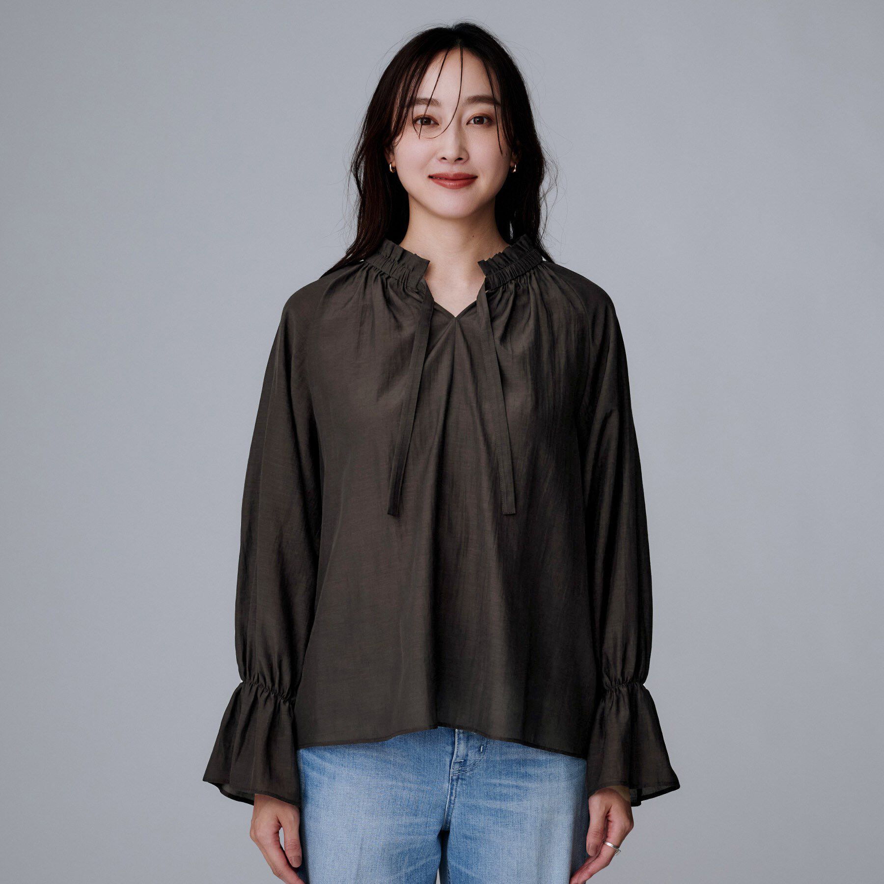 UNTITLED「【キャンディスリーブ/エレガント】フリルギャザーネックブラウス」|シャツ・ブラウス|