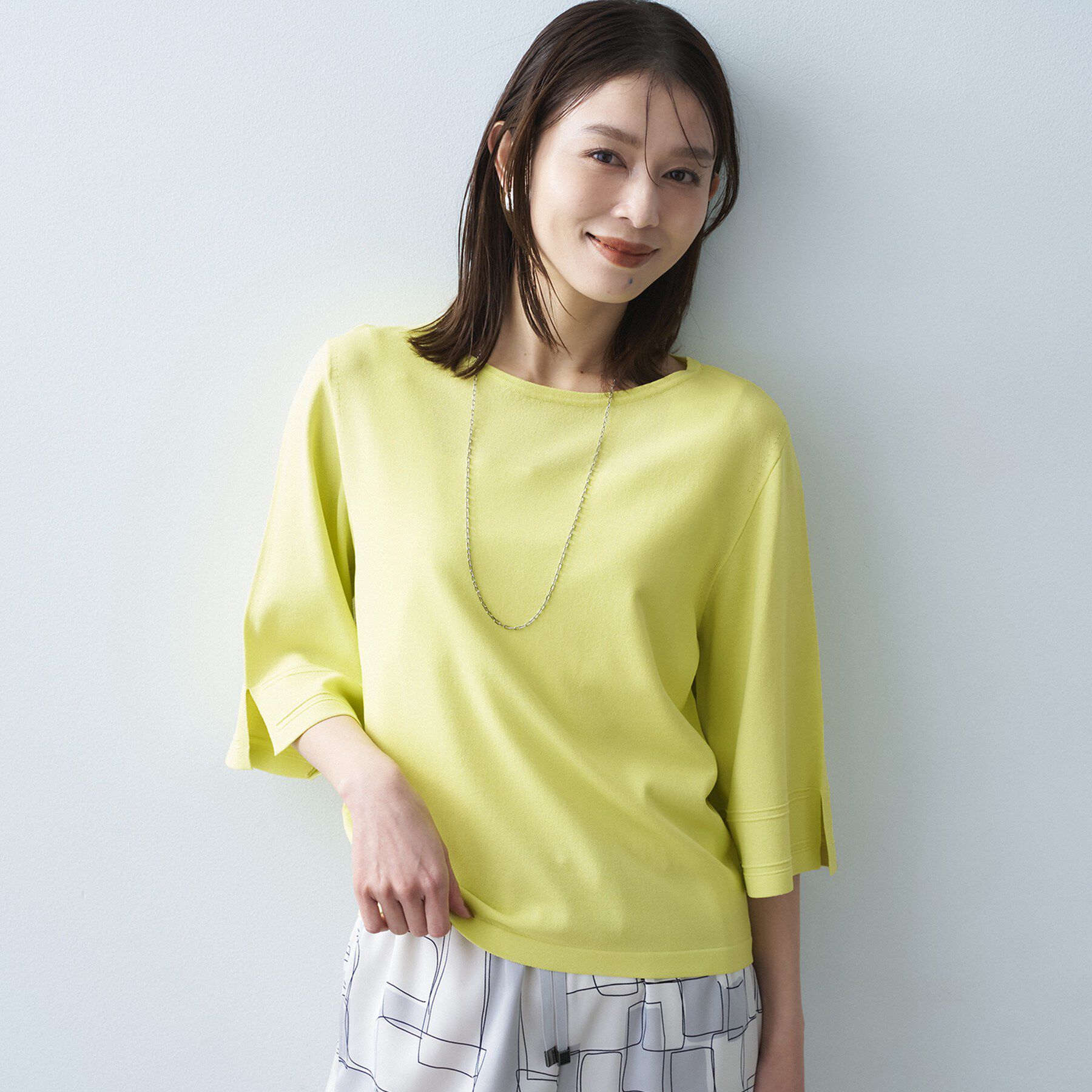 UNTITLED「【洗える/清涼感】袖スリットニットプルオーバー」|ニット・セーター|イエロー(031)