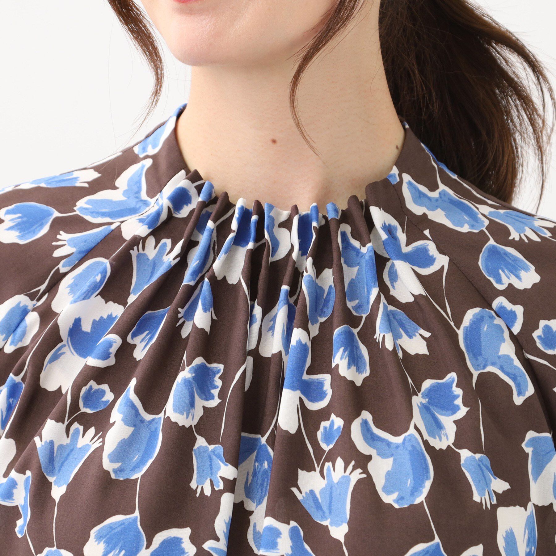 Reflect「【ジャケットのインナーにおすすめ◎】花柄タックデザインブブラウス」|シャツ・ブラウス|