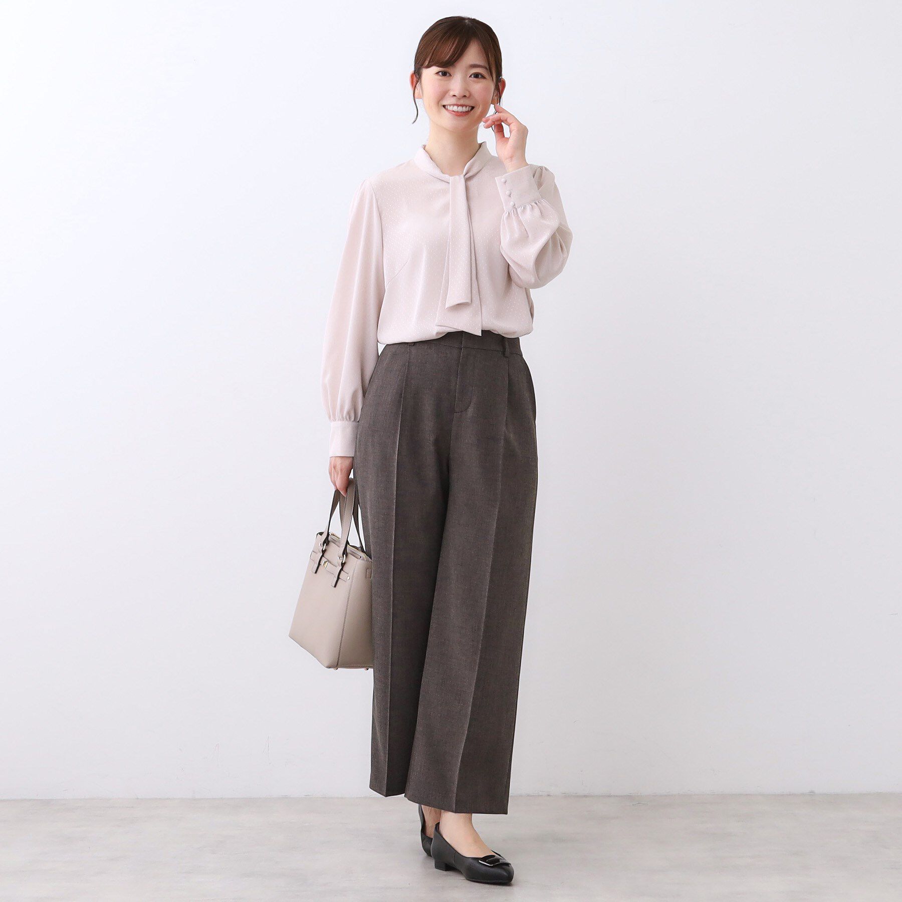 Reflect「【きちんと見え／通勤／セレモニーにおすすめ◎】ドット柄ボウタイブラウス」|シャツ・ブラウス|