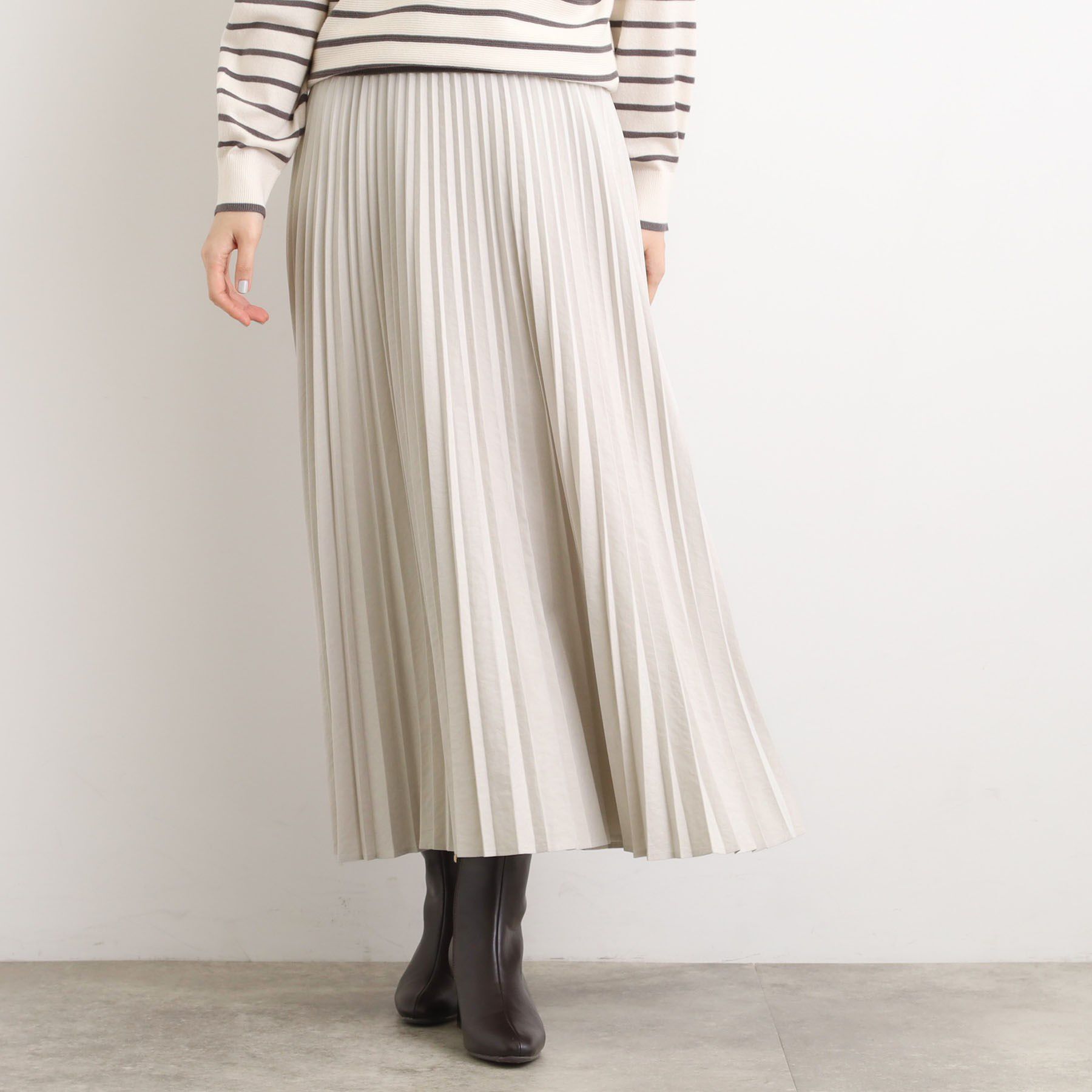 grove「すっきり見えて、やさしく揺れる。大人のスエードライクプリーツスカート」|スカート|