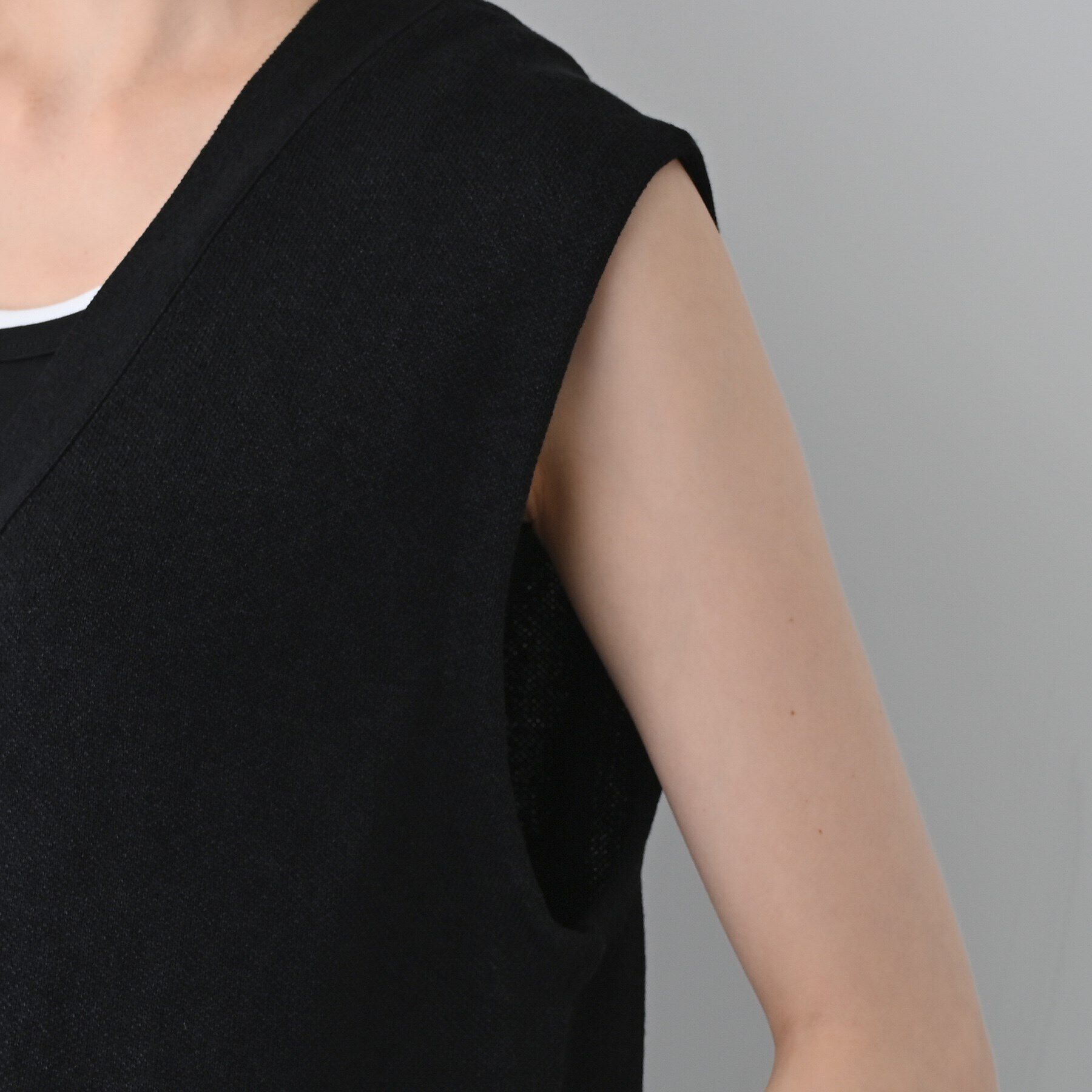 INDIVI「【コットンペーパー素材】ニットジレカーディガン」|ベスト・ジレ|