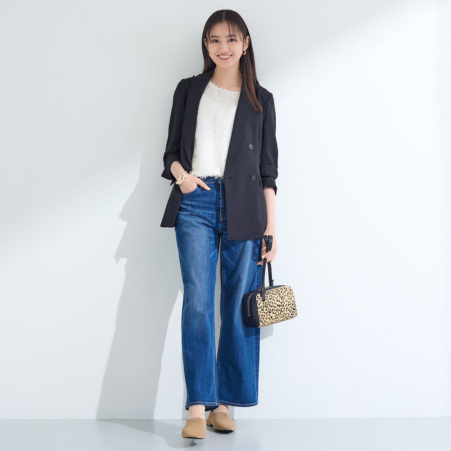 INDIVI「【軽く羽織れる！】ダブルジャケット」|テーラードジャケット|