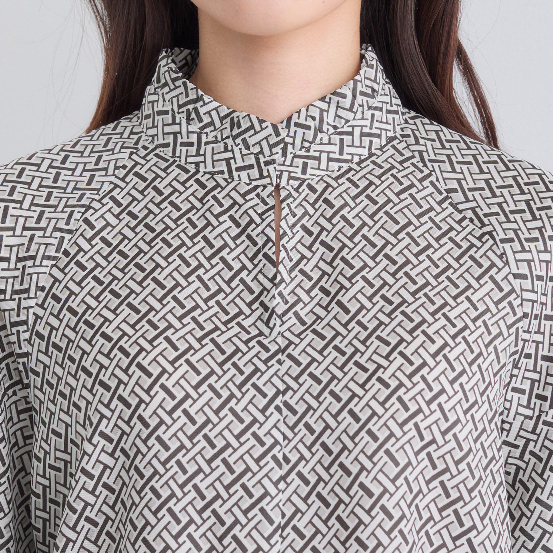 INDIVI「ジオメプリントボウタイブラウス」|シャツ・ブラウス|