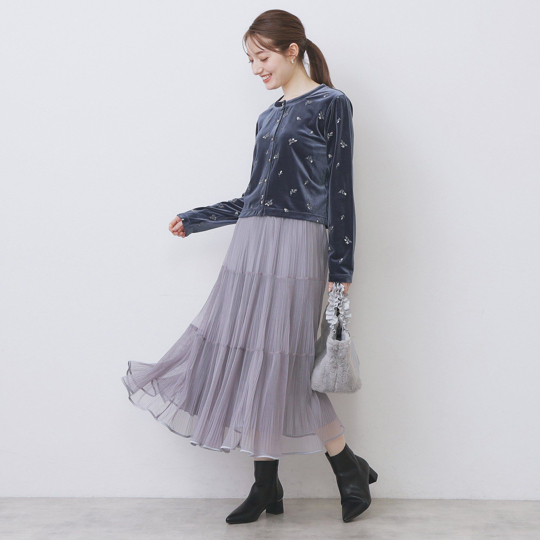 index「小花刺繍ベロアショートカーディガン【洗濯機OK】」|カーディガン|