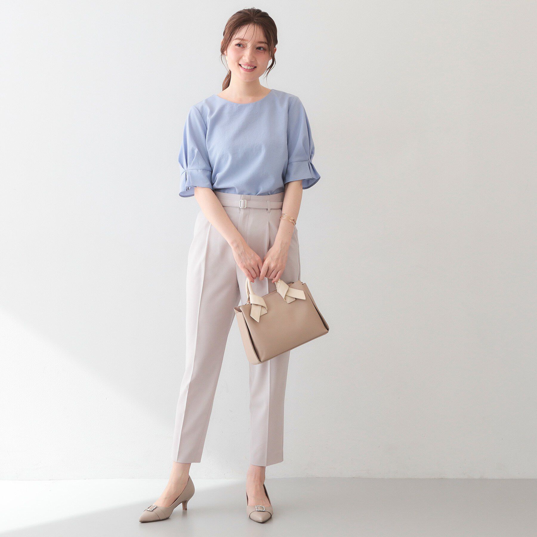 index「接触冷感タックパフスリーブブラウス【吸水速乾/防シワ/イージーアイロン/洗濯機OK】《XS～3L/6」|シャツ・ブラウス|