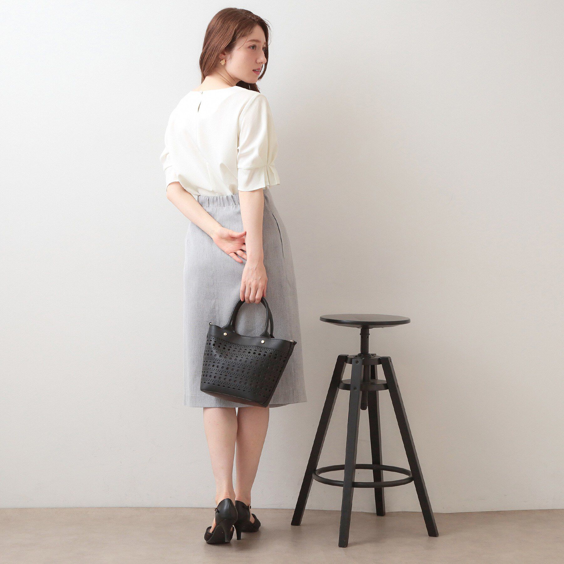 index「接触冷感タックパフスリーブブラウス【吸水速乾/防シワ/イージーアイロン/洗濯機OK】《XS～3L/6」|シャツ・ブラウス|