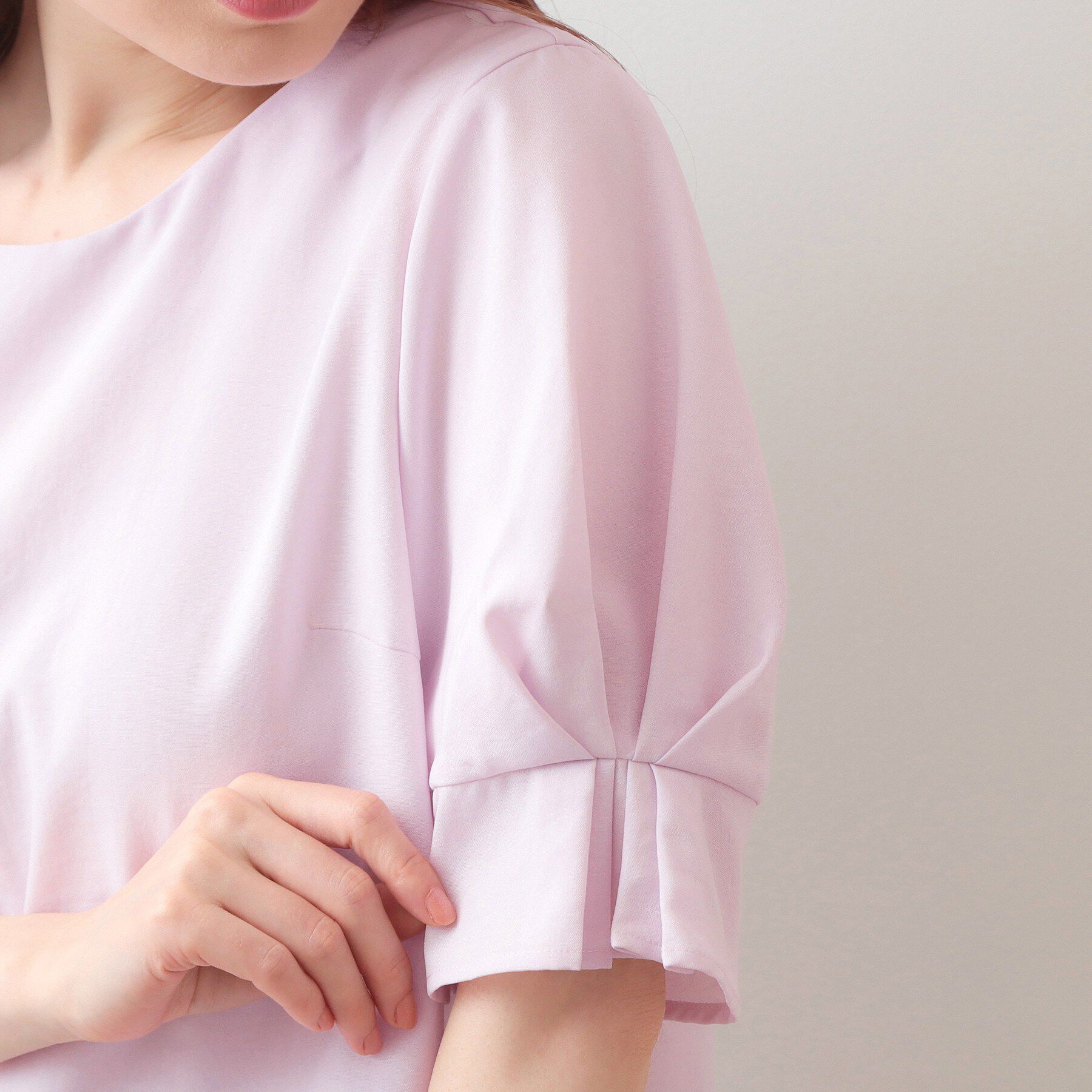 index「接触冷感タックパフスリーブブラウス【吸水速乾/防シワ/イージーアイロン/洗濯機OK】《XS～3L/6」|シャツ・ブラウス|