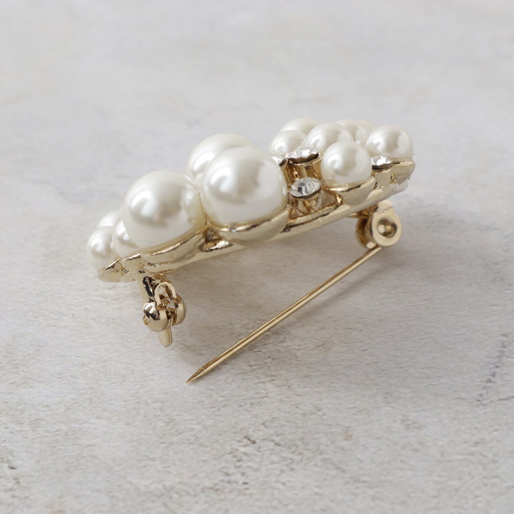 OPAQUE.CLIP「フェイクパール&times;ビジューブローチ」|ブローチ・コサージュ|