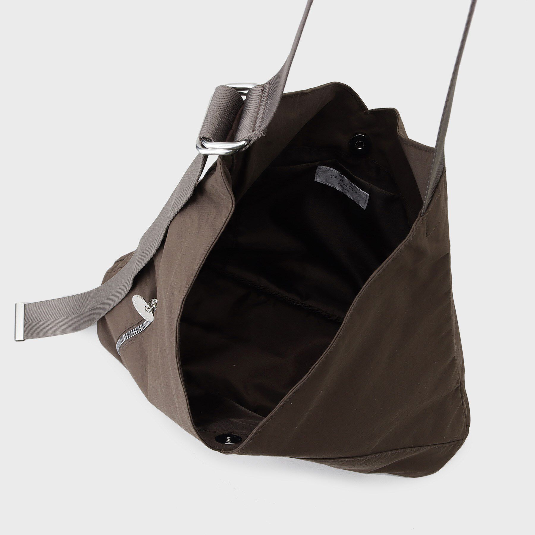 OPAQUE.CLIP「【A4サイズ対応／長さ調整可能】ダブルトライアングルデザインショルダーバッグ」|ショルダー・メッセンジャー|