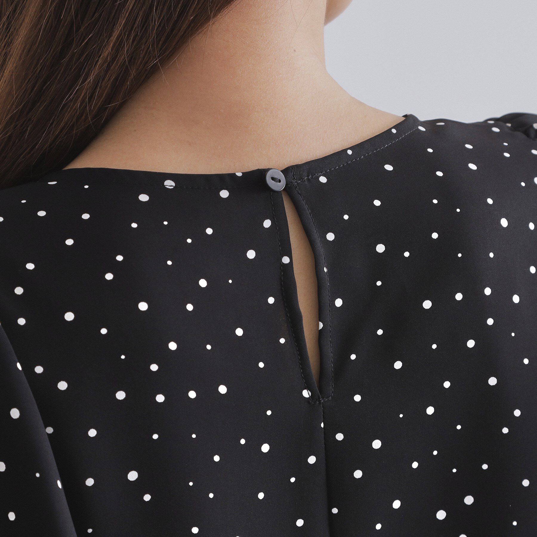 OPAQUE.CLIP「ランダムドットフリルブラウス【洗濯機洗い可】」|シャツ・ブラウス|