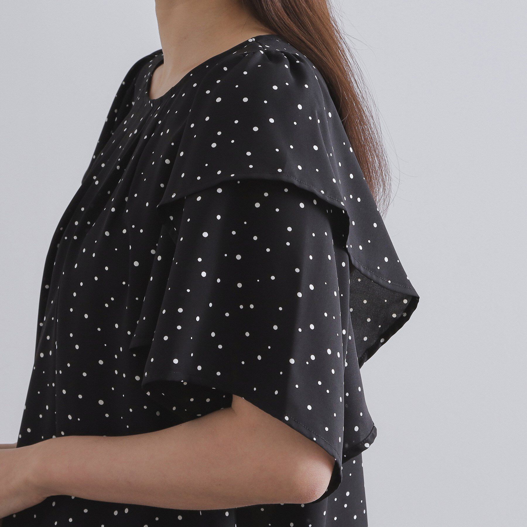 OPAQUE.CLIP「ランダムドットフリルブラウス【洗濯機洗い可】」|シャツ・ブラウス|