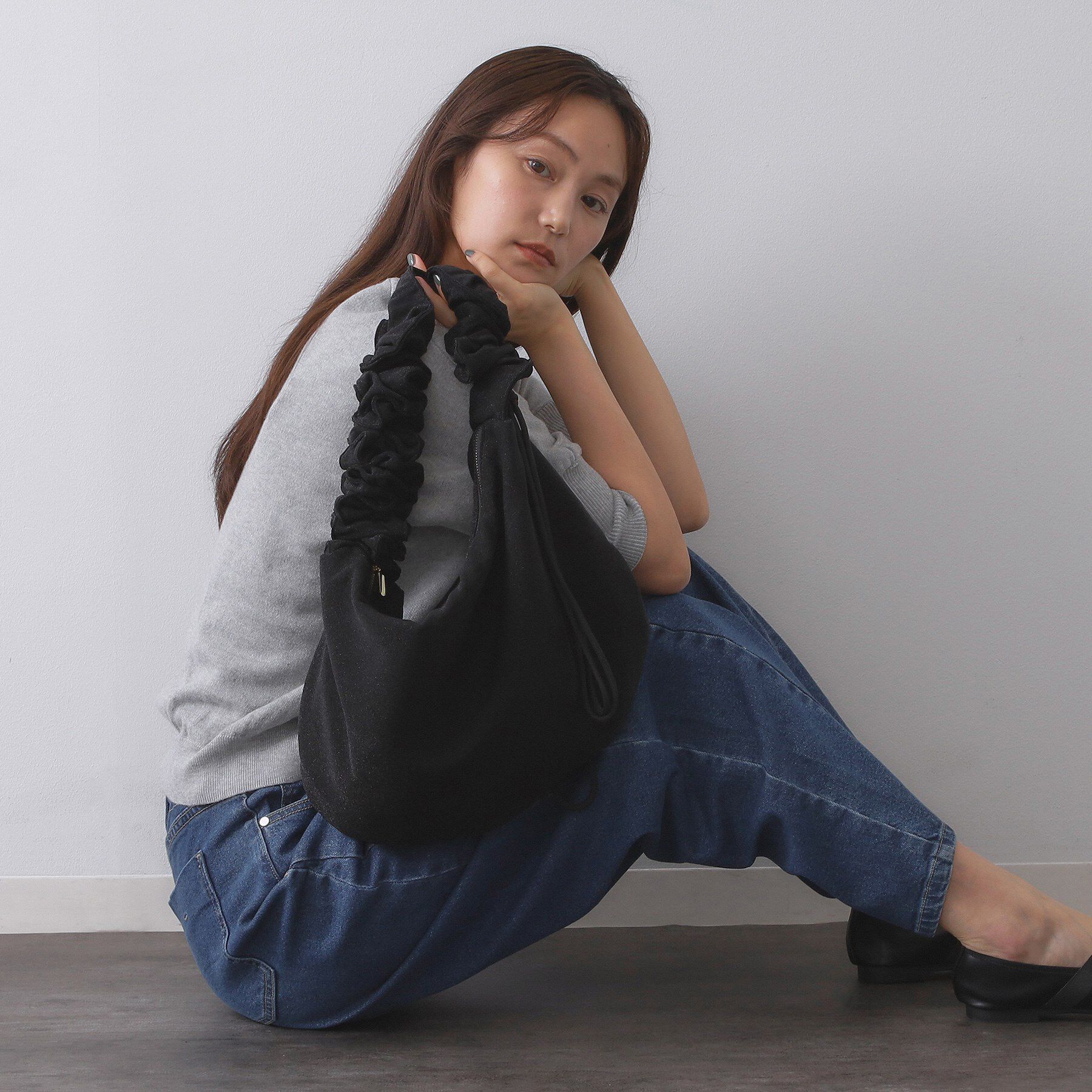 OPAQUE.CLIP「【2WAY】ドロストフリルハンドルラメミドルショルダーバッグ」|ショルダー・メッセンジャー|ブラック(019)