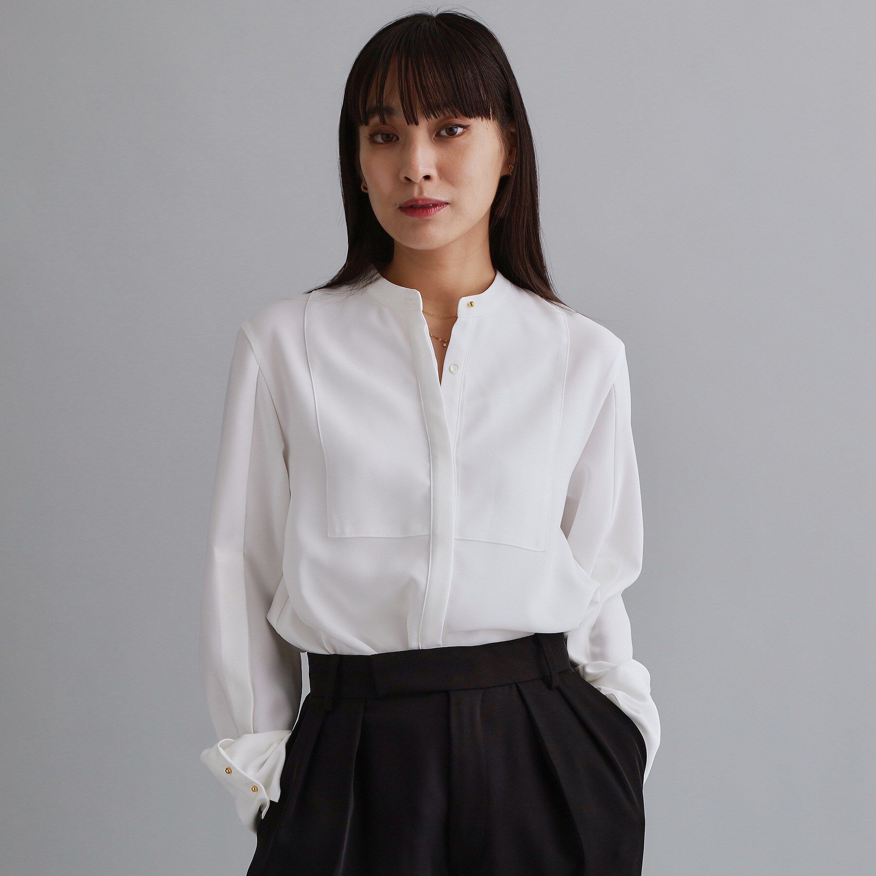OPAQUE.CLIP「【es】ブザム切替バンドカラーシャツブラウス【洗濯機OK/防シワ/UVケア/接触冷感】」|シャツ・ブラウス|ホワイト(001)