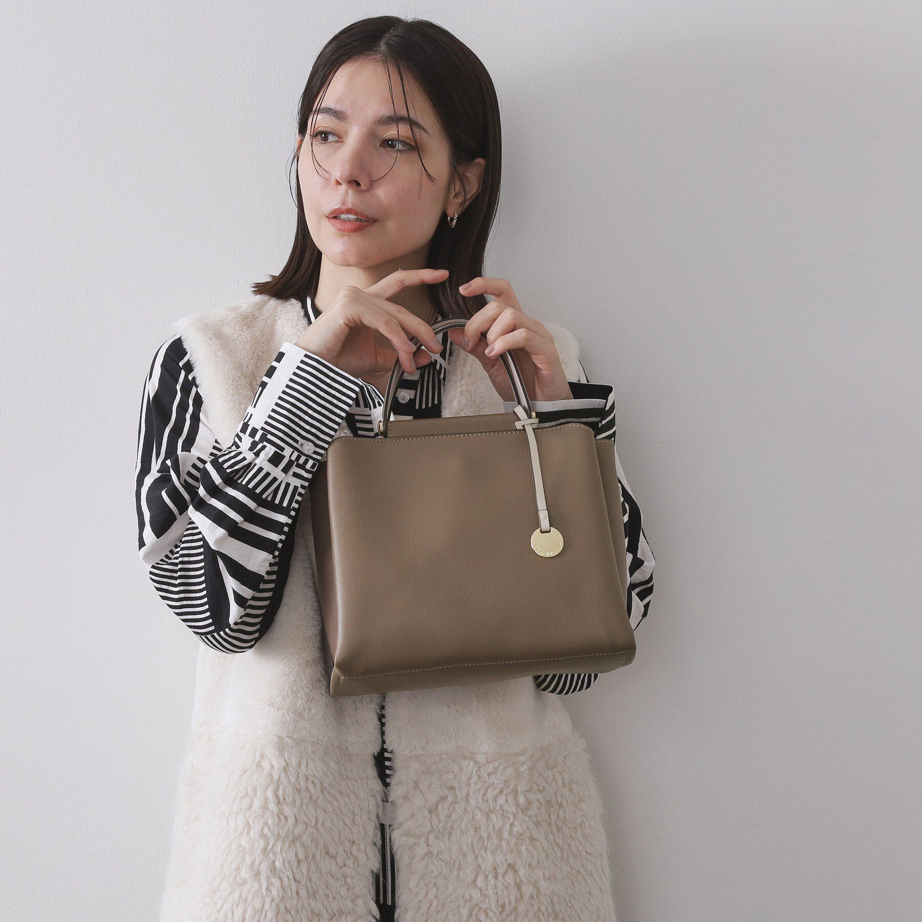 OPAQUE.CLIP「《BAILA掲載》3層仕様バイカラー合皮ミドルトートバッグ【軽量／2WAY】」|トートバッグ|ベージュ(052)