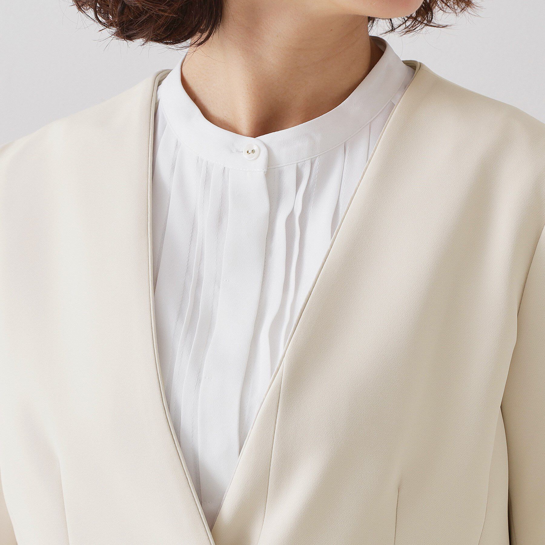 OPAQUE.CLIP「《通勤/セットアップ対応》 パイピングVネックジャケット【洗濯機OK】」|ノーカラージャケット|