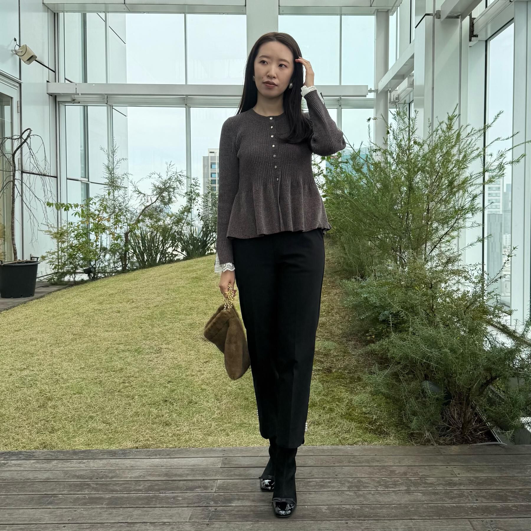 Couture broach「【通勤・美脚見え・あったか】裏起毛パール調スカラ裾デザインパンツ」|その他|